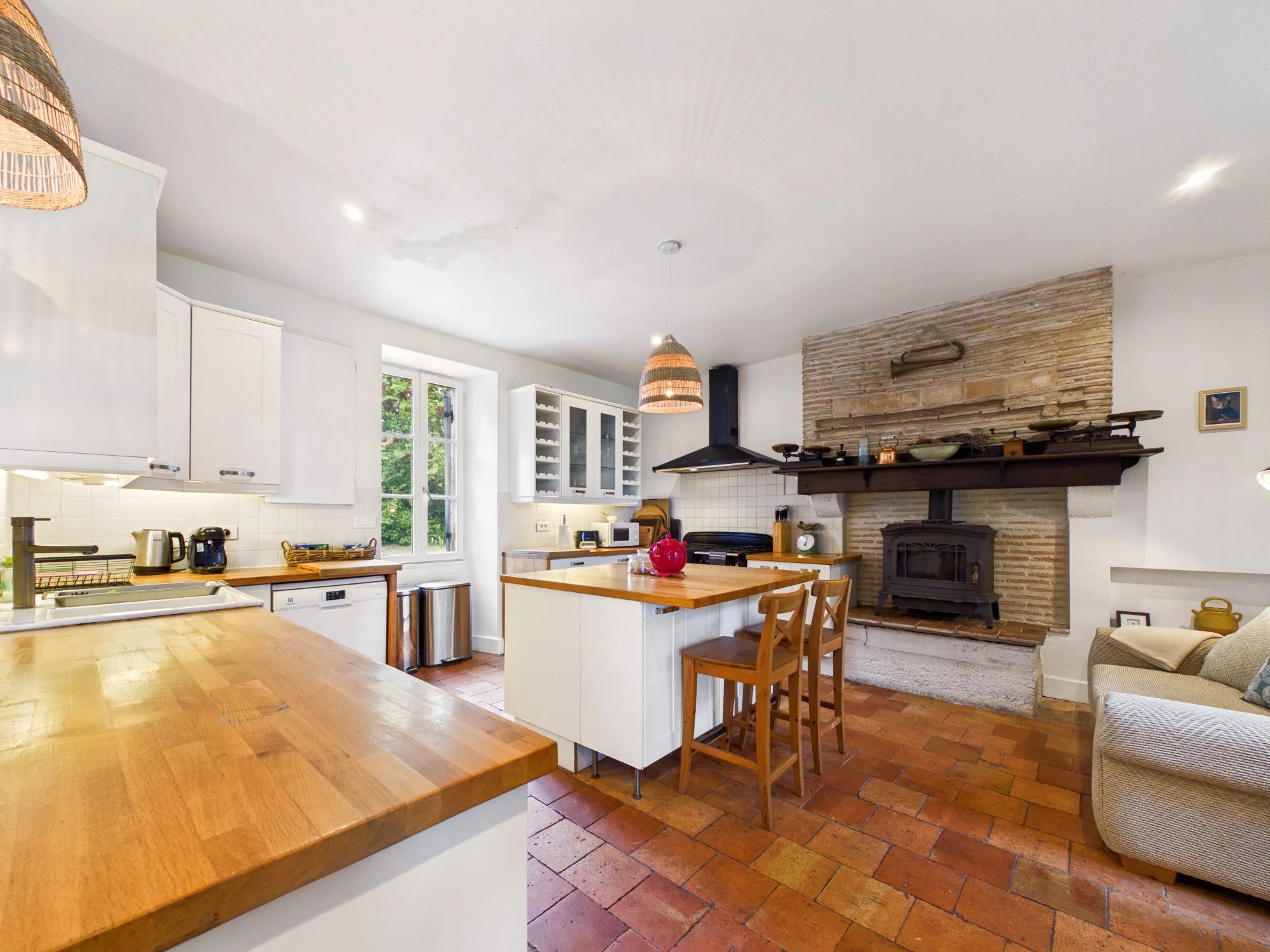 Stone farmhouse with three guest accommodations in a secluded setting, Aquitaine – France – BVI85433
