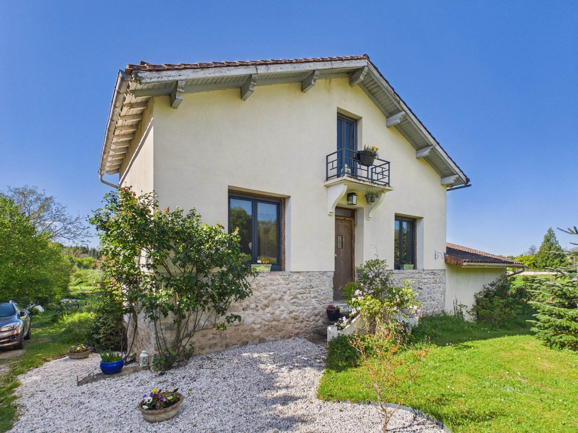 Charming Stone House with 6,000m² of Land – walking distance to market town, Aquitaine – France – BVI85298