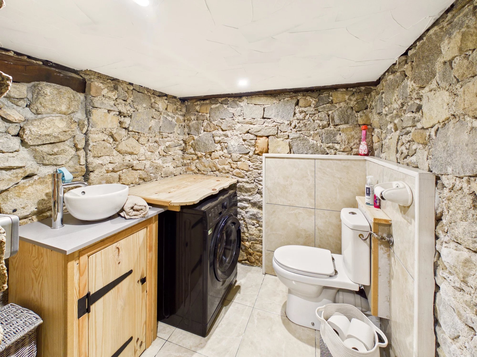 Charming Stone House with 6,000m² of Land – walking distance to market town, Aquitaine – France – BVI85298