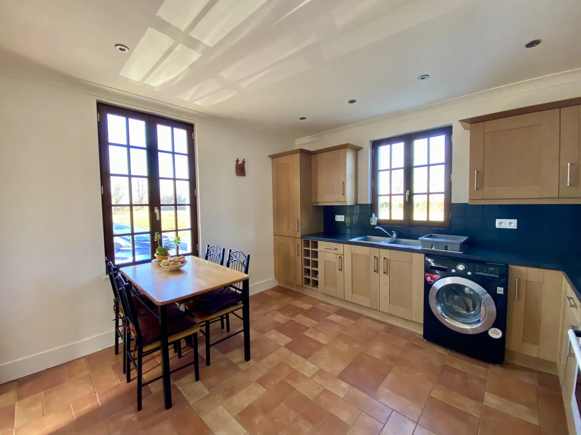 Charming three bedroom house with a large garden and barn, Poitou-Charentes – France – BVI73506