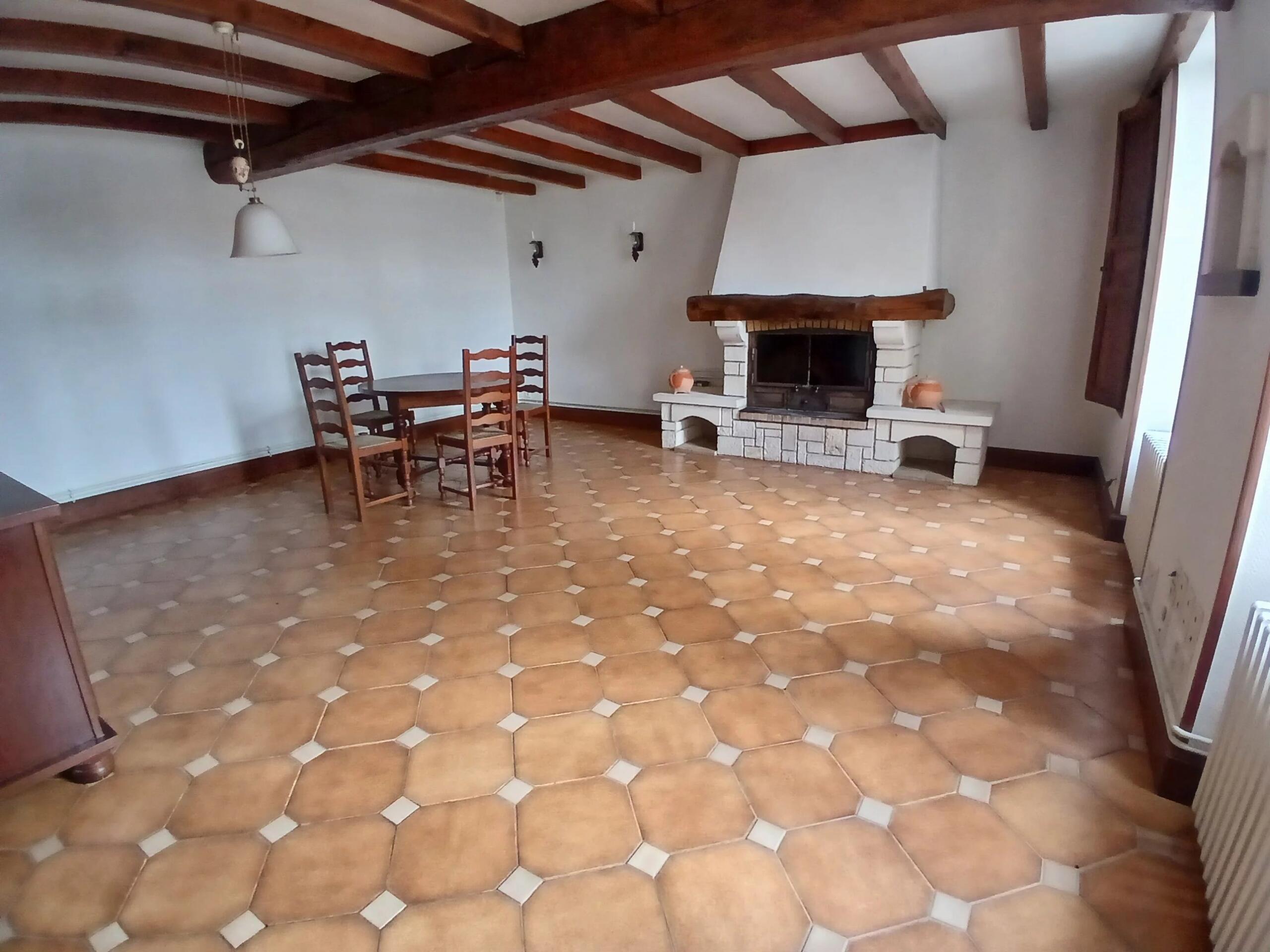 Pretty stone 5-bed village house with outbuilding, Poitou-Charentes – France – BVI84091