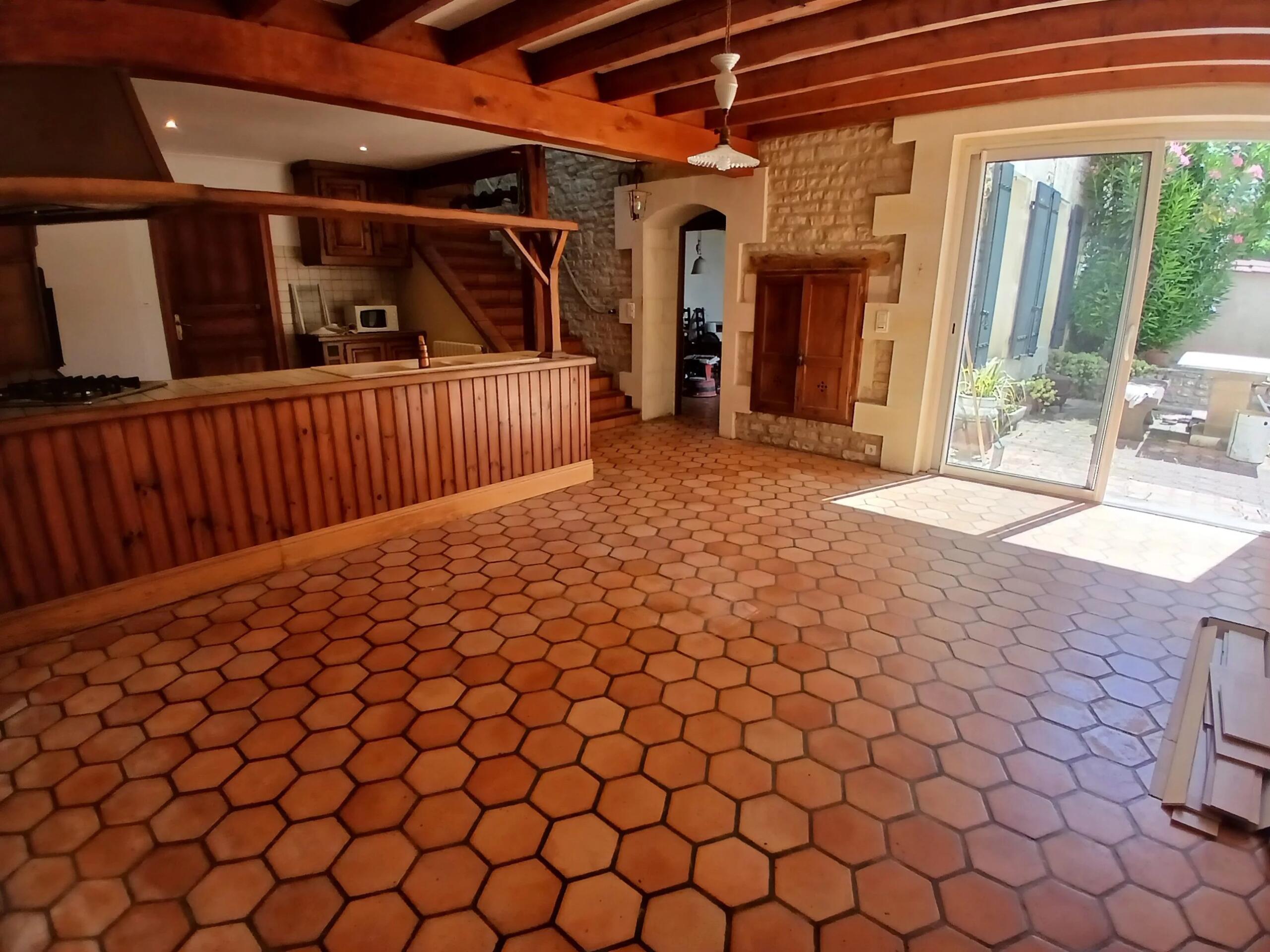 Pretty stone 5-bed village house with outbuilding, Poitou-Charentes – France – BVI84091