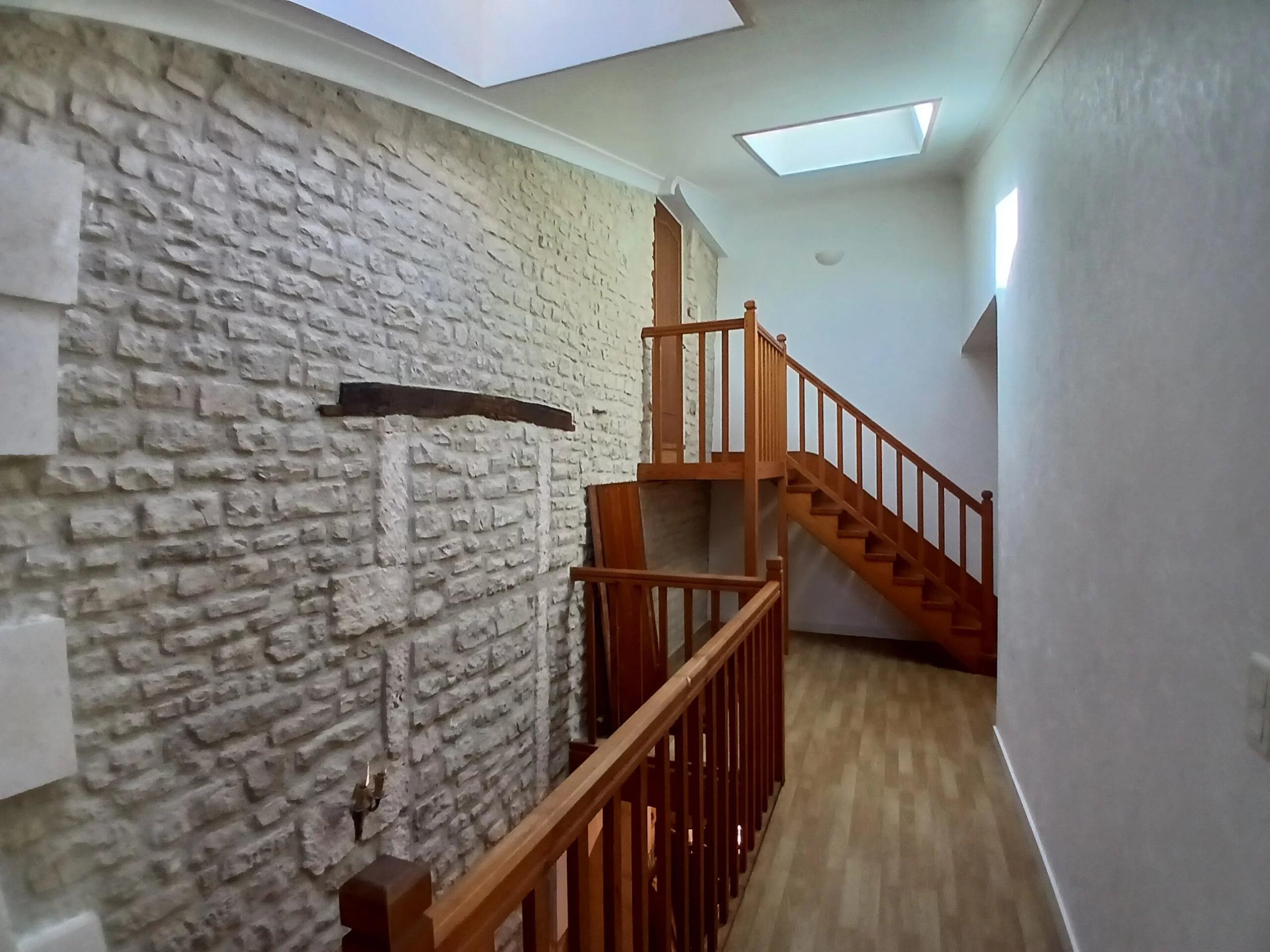 Pretty stone 5-bed village house with outbuilding, Poitou-Charentes – France – BVI84091