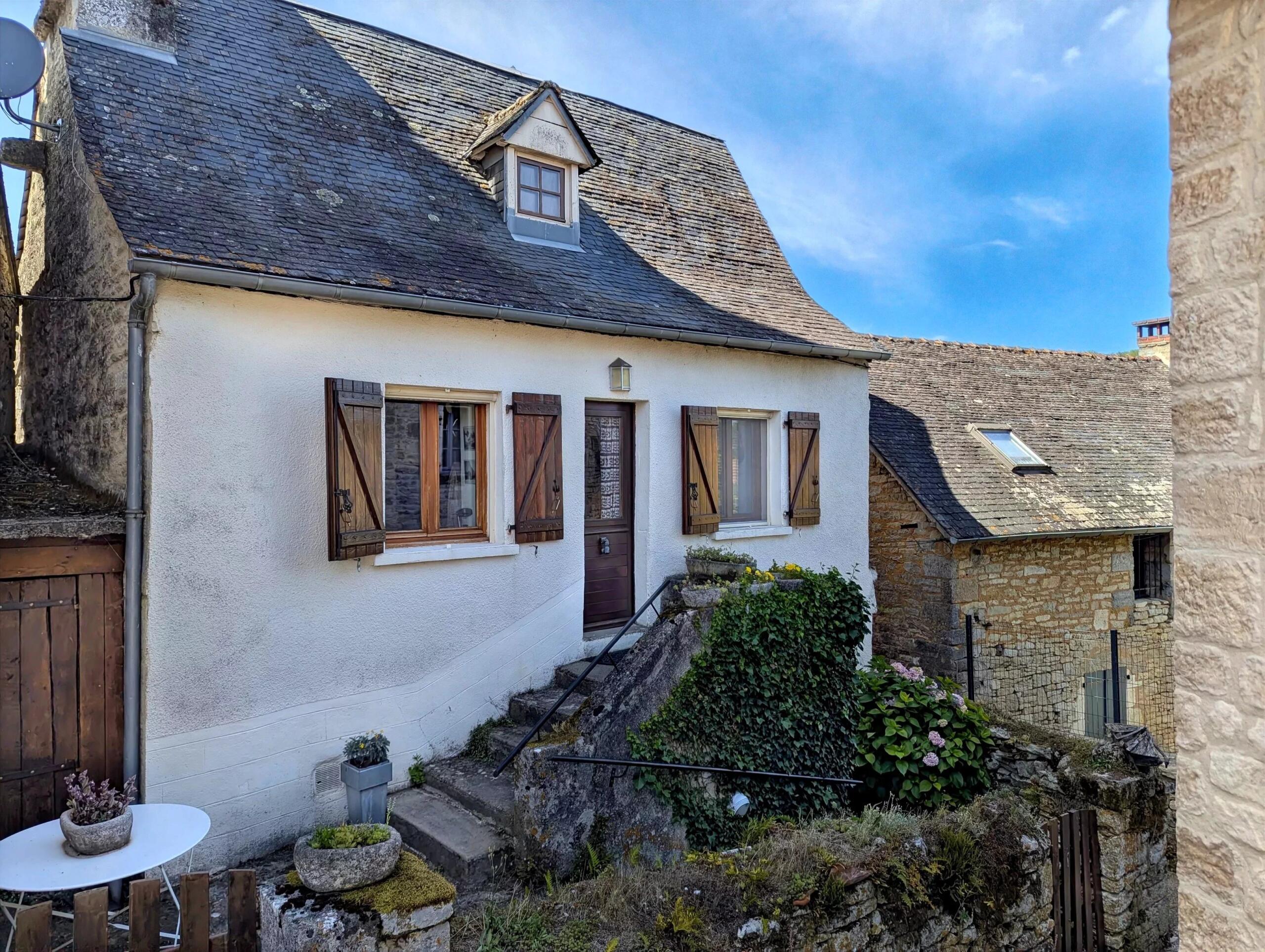 Charming Stone Village House with 3 Bedrooms, Garage, Cellar and Terraces in Gignac, Lot, Midi-Pyrénées – France – BVI86013