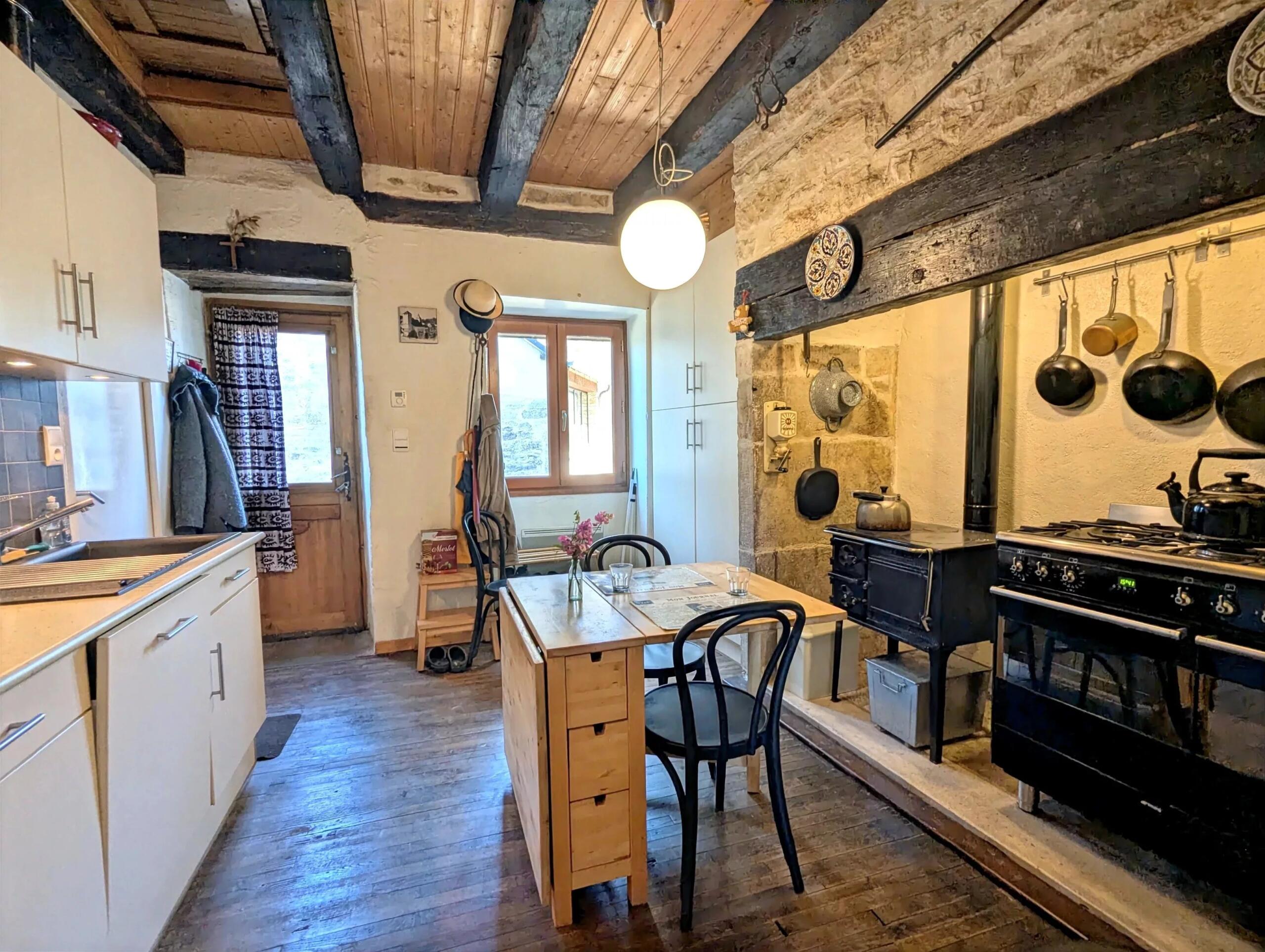 Charming Stone Village House with 3 Bedrooms, Garage, Cellar and Terraces in Gignac, Lot, Midi-Pyrénées – France – BVI86013