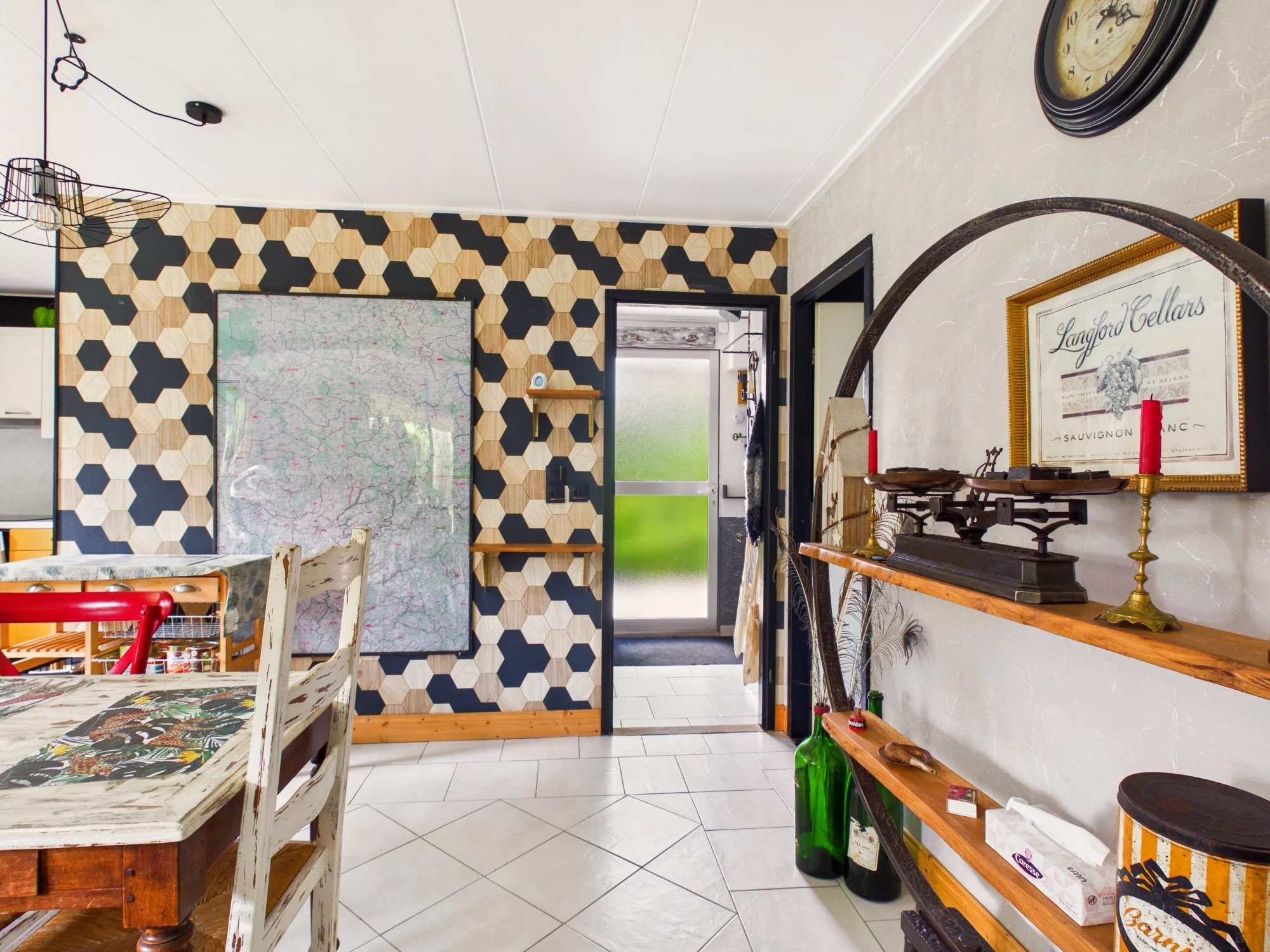 Charming 1-Bedroom House with Garden, Poitou-Charentes – France – BVI85945