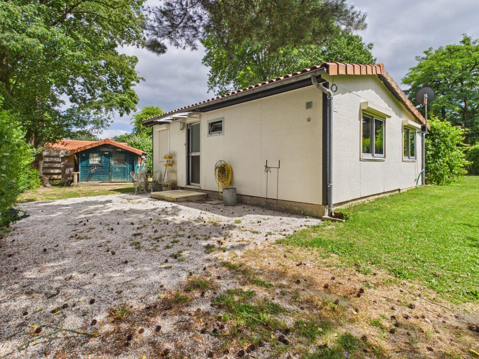 Charming 1-Bedroom House with Garden, Poitou-Charentes – France – BVI85945