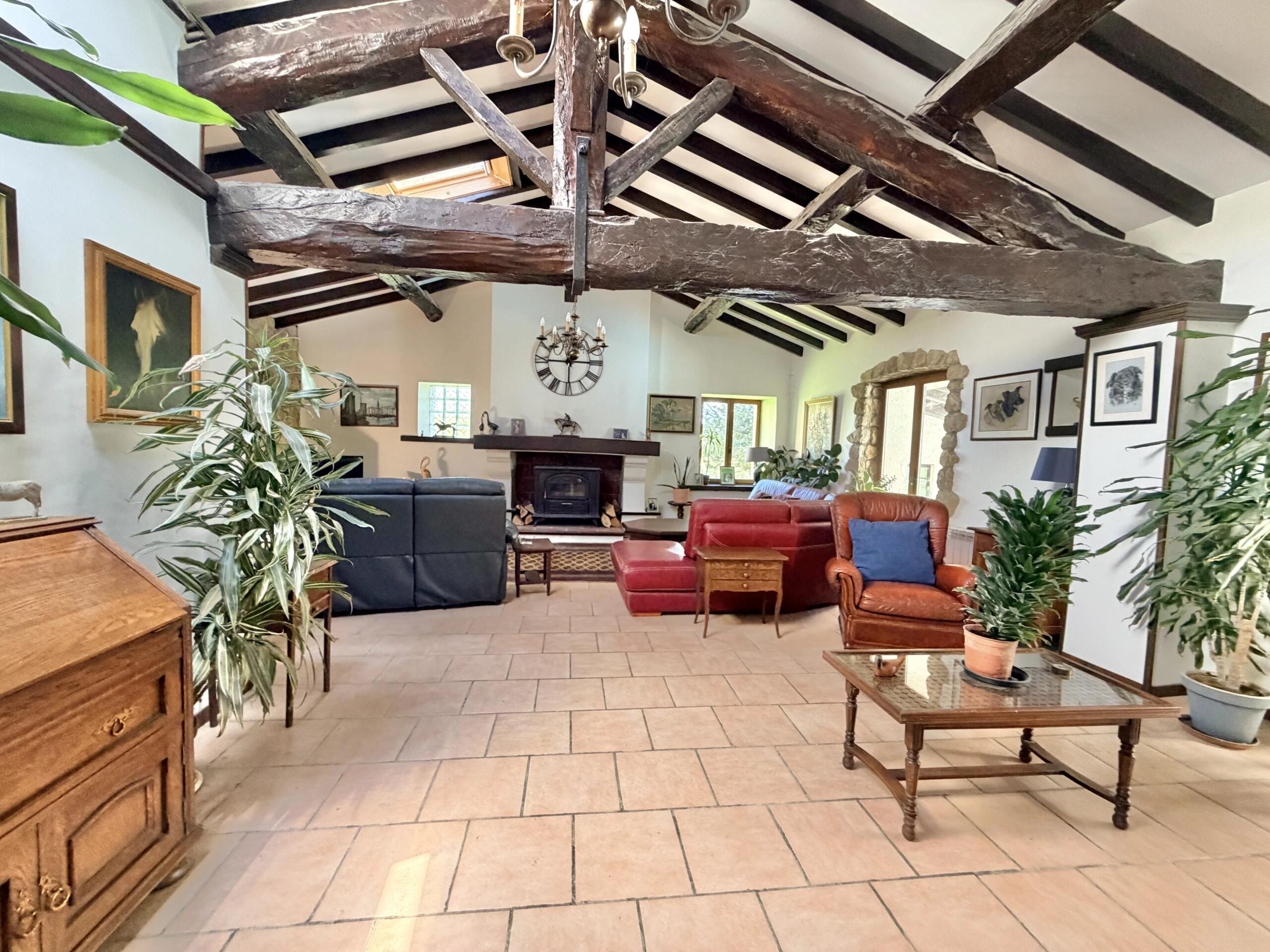 Equestrian farmhouse property bordering a Fishing Lake, Midi-Pyrénées – France – BVI85930