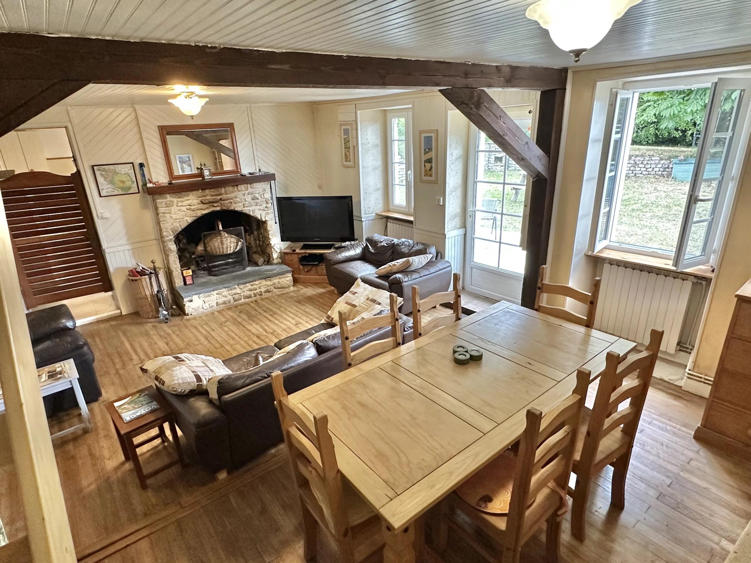 Charming 4-bedroom home in a small hamlet, Poitou-Charentes – France – BVI85956