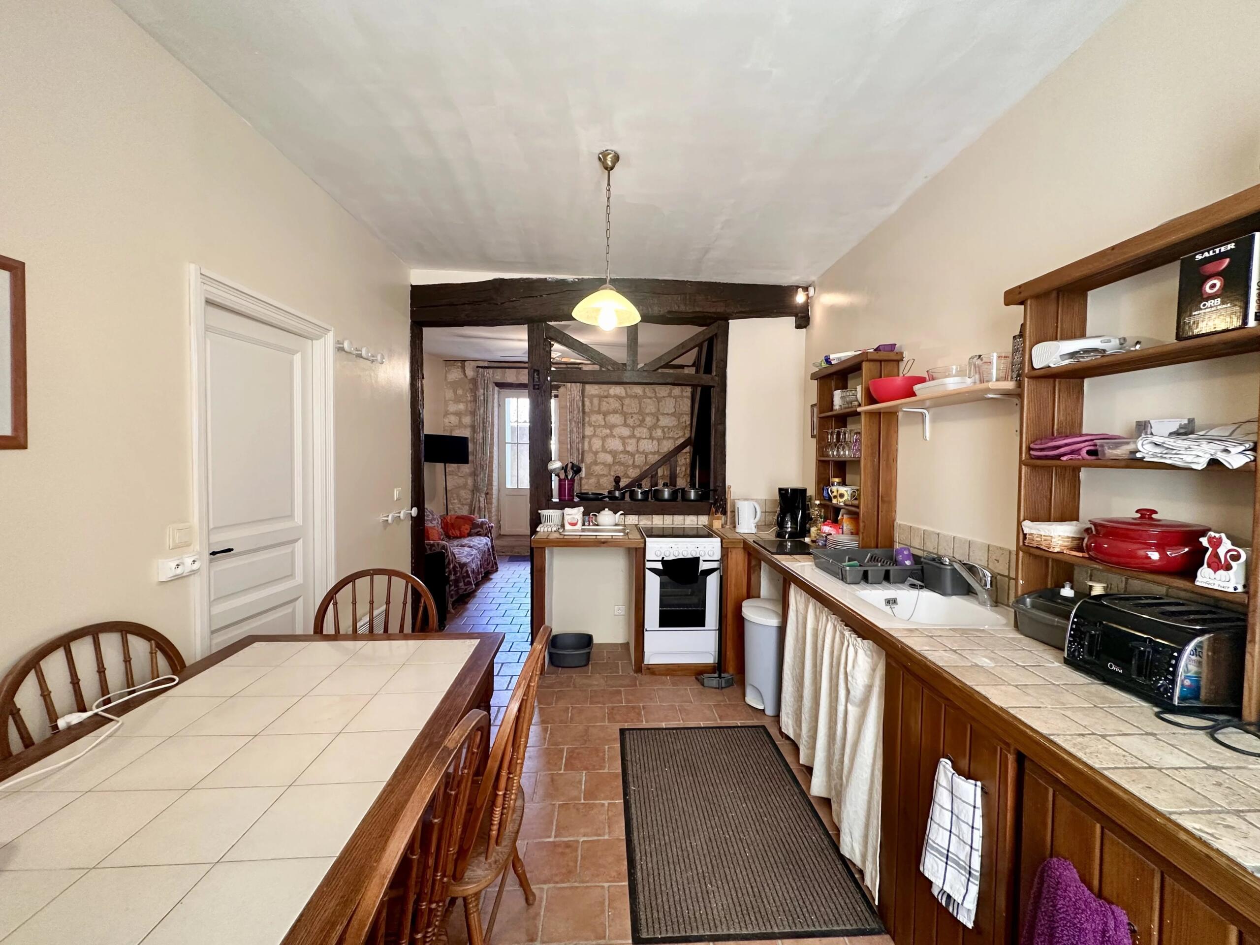A two / three bedroom house in Eymet’s bastide, Aquitaine – France – BVI85733