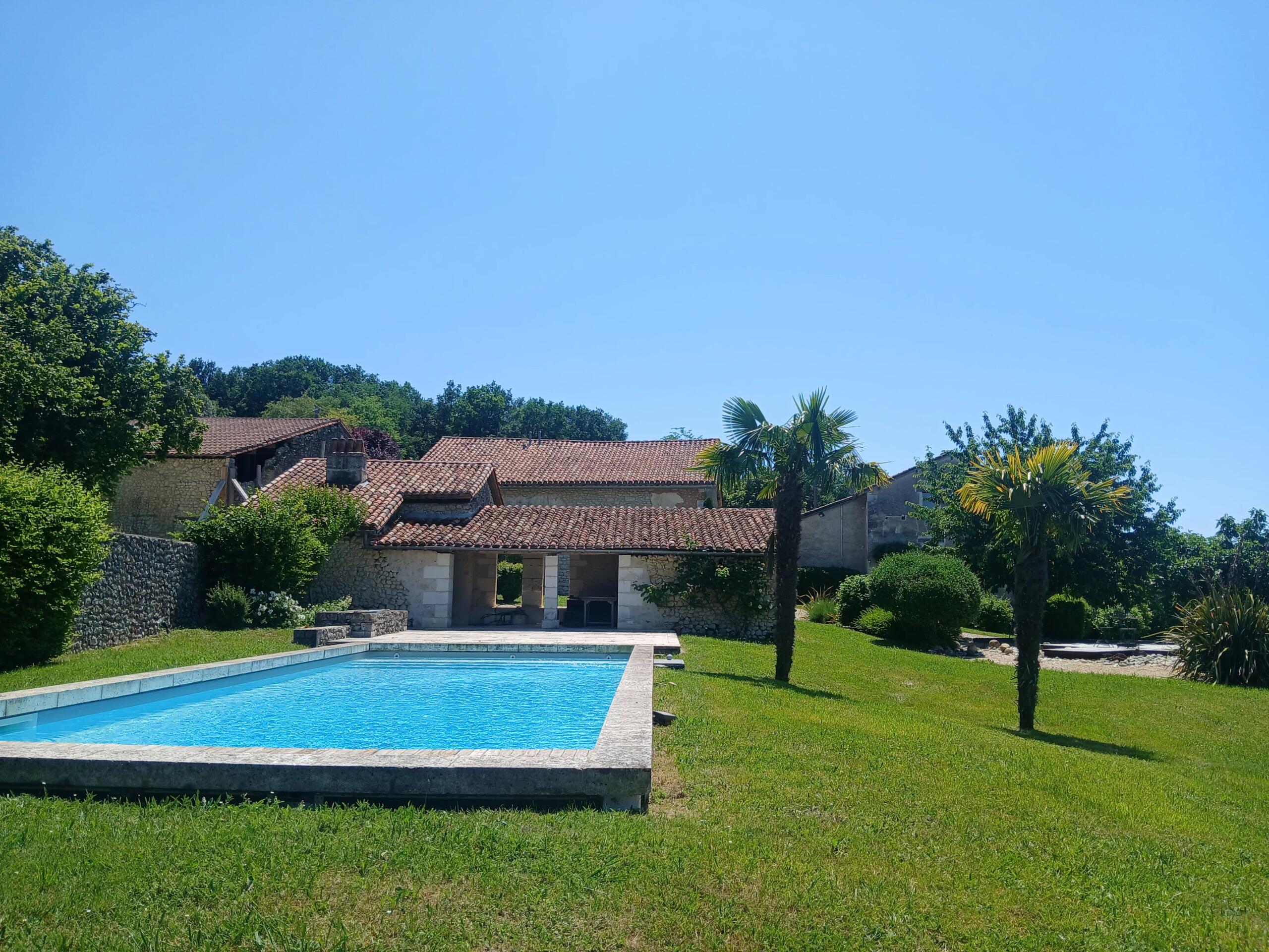 Superb residence with guest accommodation, Aquitaine – France – BVI83825