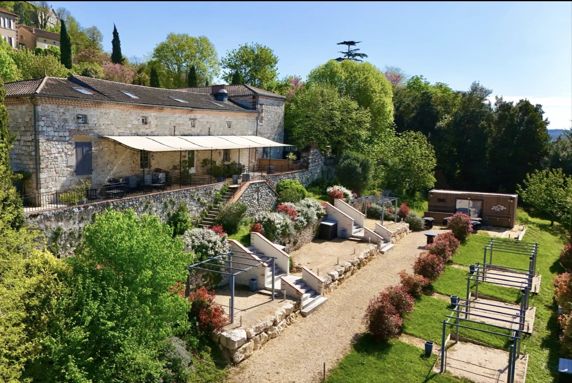 Character Property Complex in Penne-d’Agenais – Exceptional Potential, Aquitaine – France – BVI80584