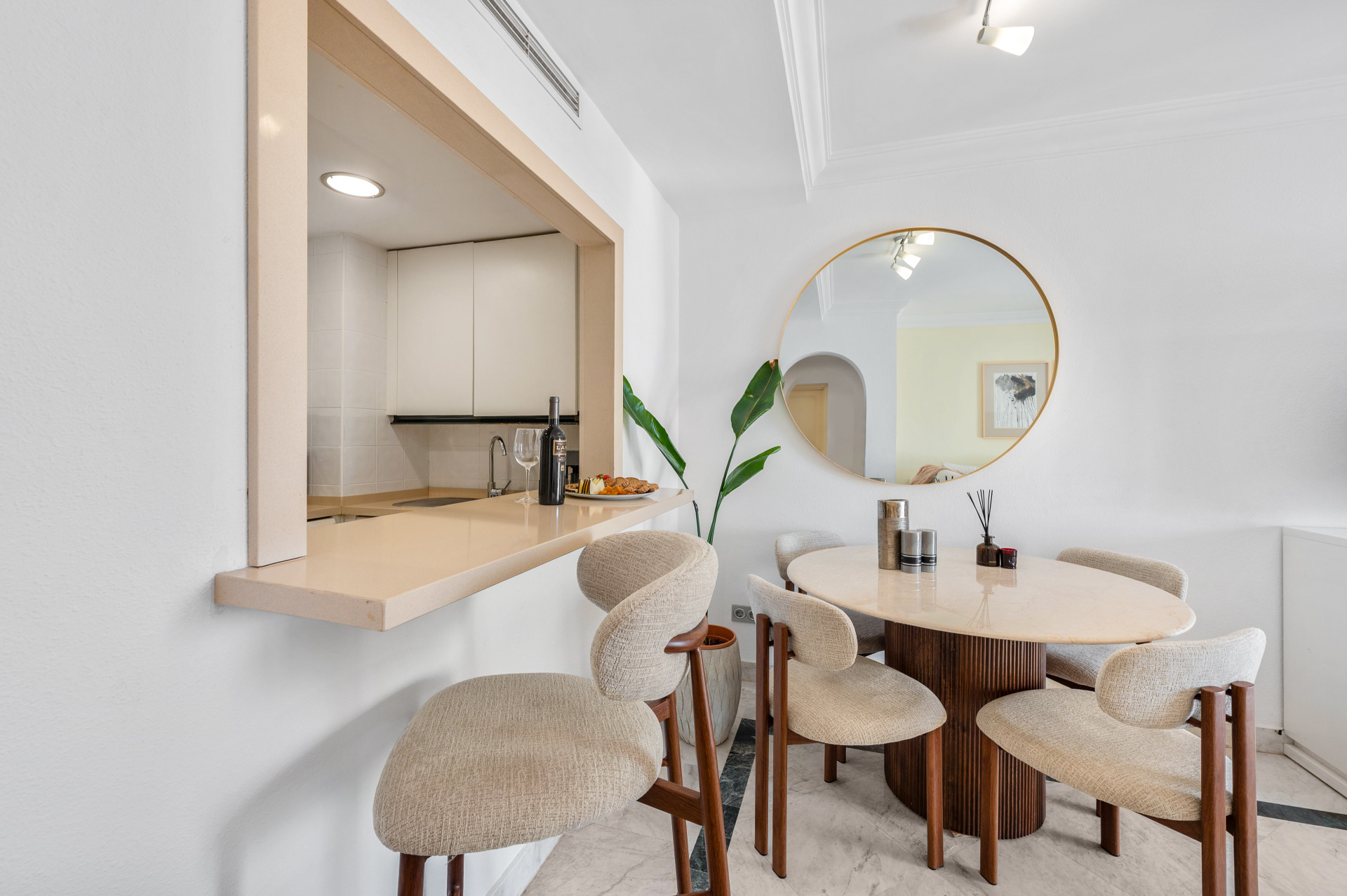 2 bedroom Apartment in Marbella, Malaga, Spain – 428-05535P