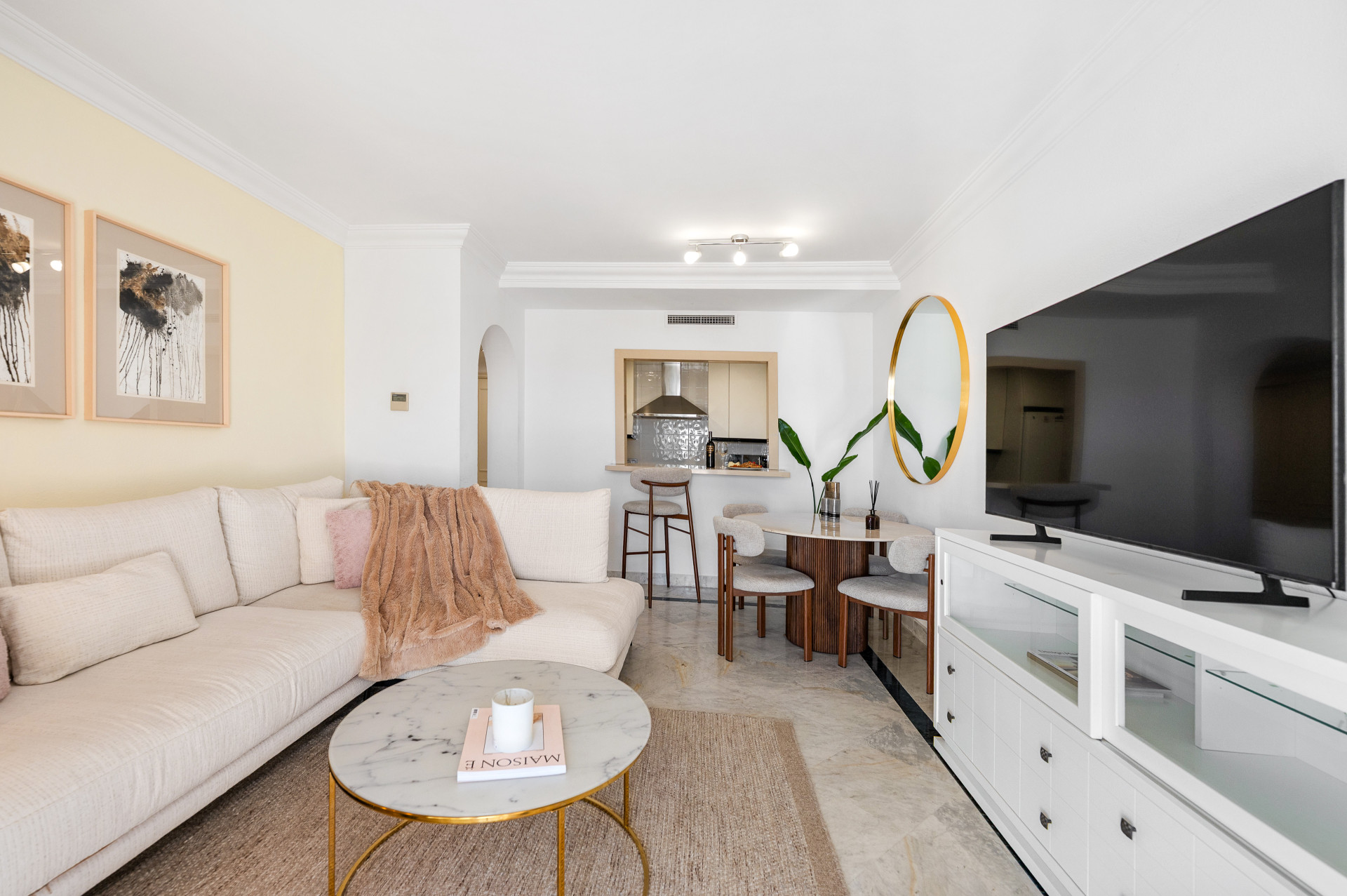 2 bedroom Apartment in Marbella, Malaga, Spain – 428-05535P