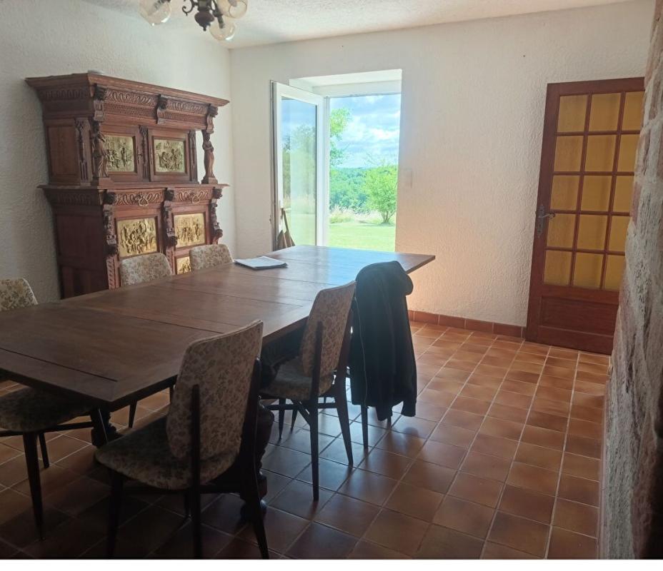 10 bedroom maison situee en campagne in St Aulaire, Corrèze, France