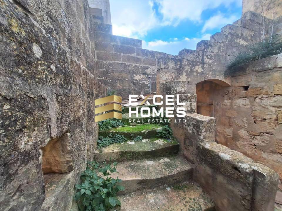 4 bedroom Farmhouse in Nadur, Malta – 68827