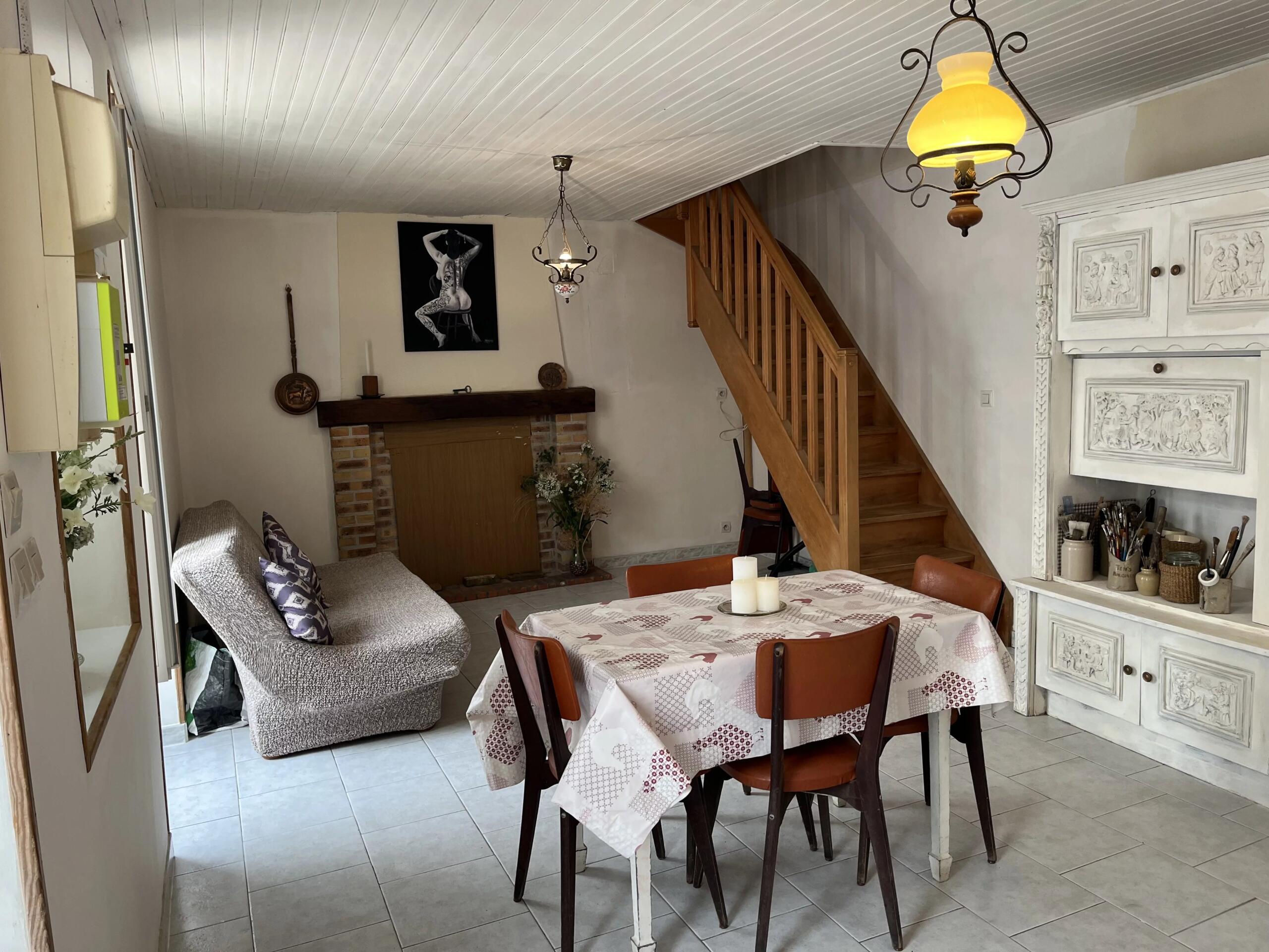 A quirky Hamlet property close to shops and amenities, Poitou-Charentes – France – BVI86201
