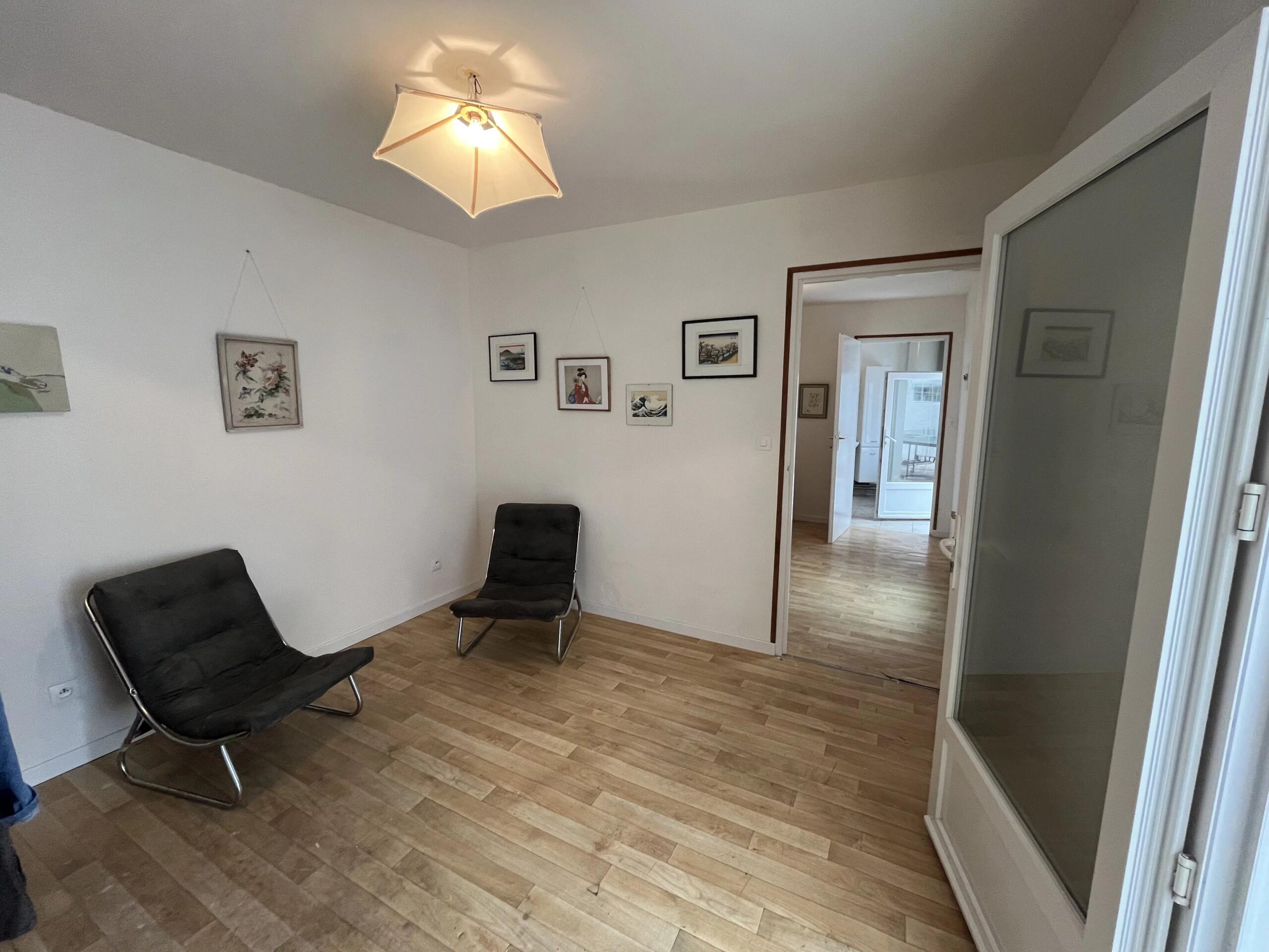 A quirky Hamlet property close to shops and amenities, Poitou-Charentes – France – BVI86201