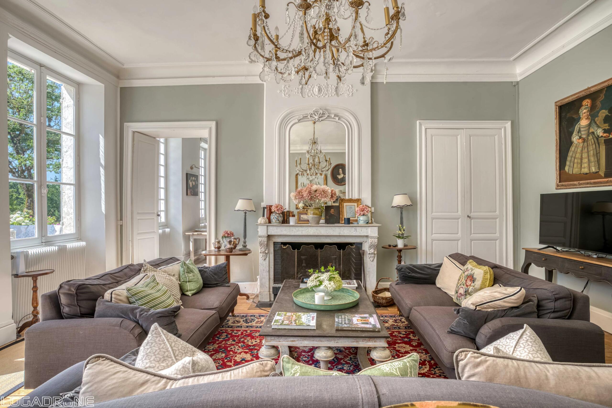 Exceptional Country Estate with Spectacular Entertaining Spaces, Pool and Designer Gardens, Aquitaine – France – BVI85646