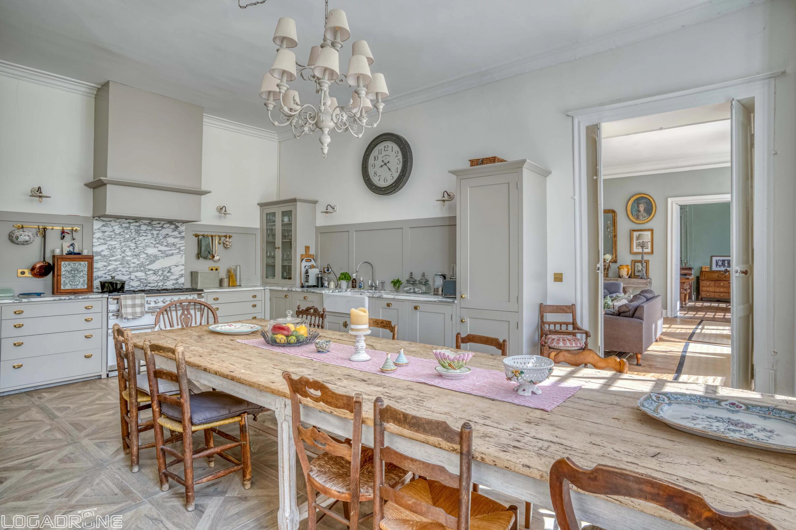 Exceptional Country Estate with Spectacular Entertaining Spaces, Pool and Designer Gardens, Aquitaine – France – BVI85646