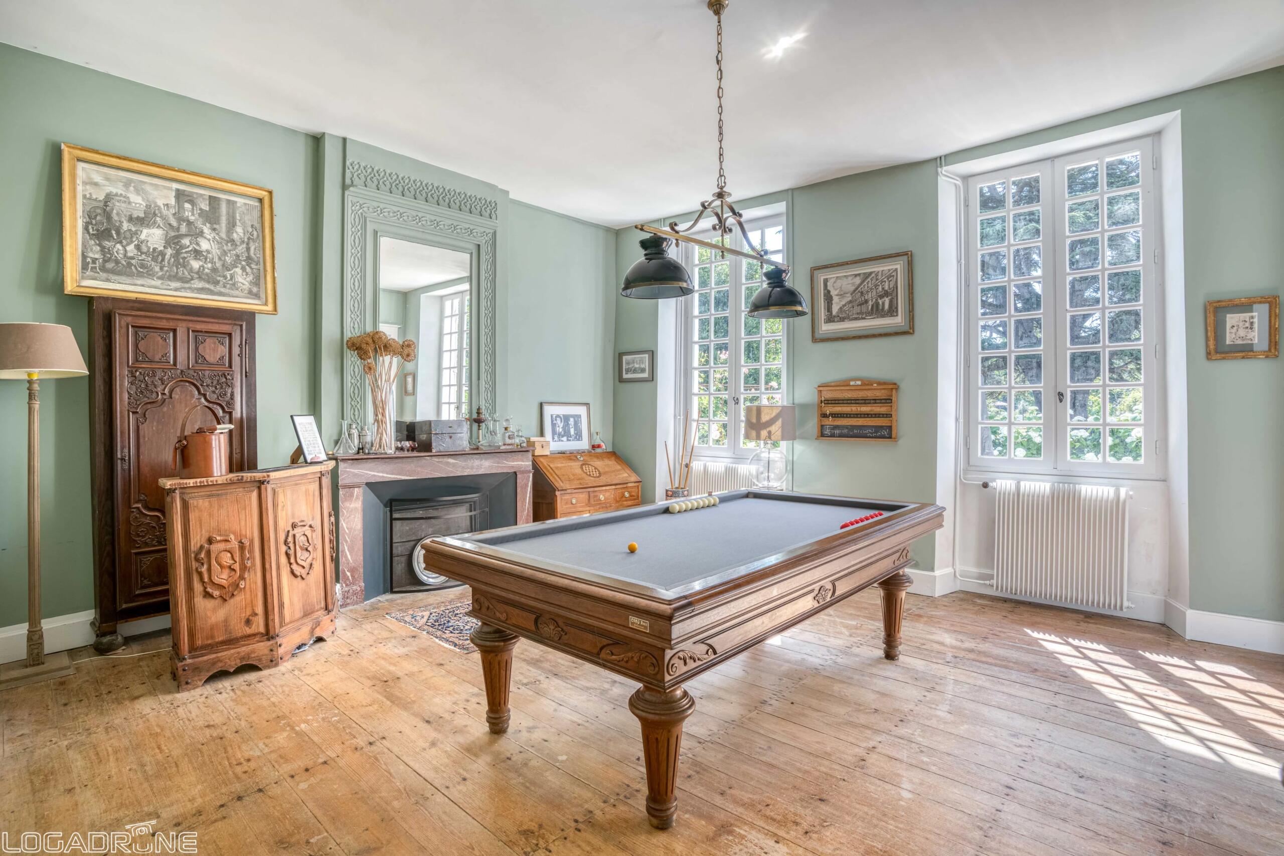 Exceptional Country Estate with Spectacular Entertaining Spaces, Pool and Designer Gardens, Aquitaine – France – BVI85646