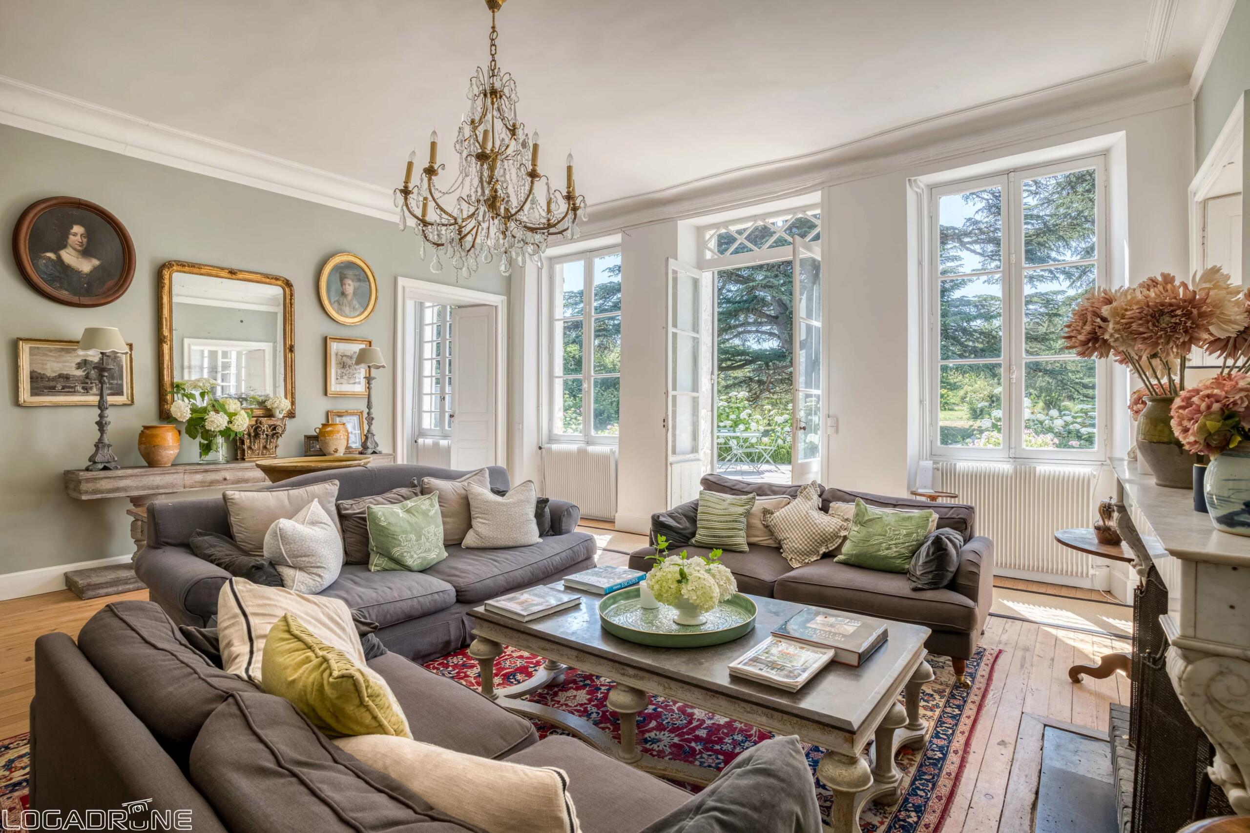 Exceptional Country Estate with Spectacular Entertaining Spaces, Pool and Designer Gardens, Aquitaine – France – BVI85646