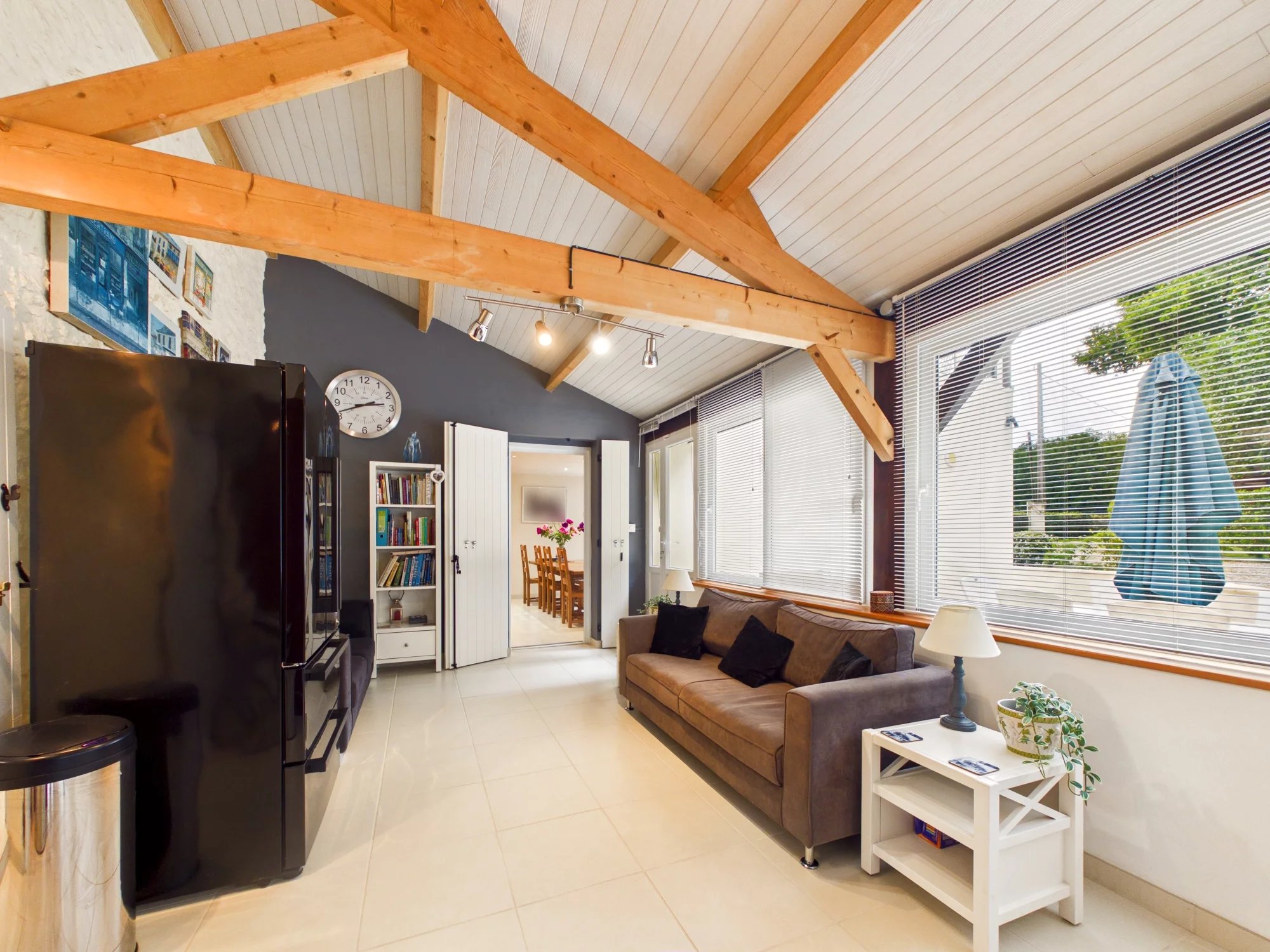 Secluded house and pool with far reaching views, Aquitaine – France – BVI85877