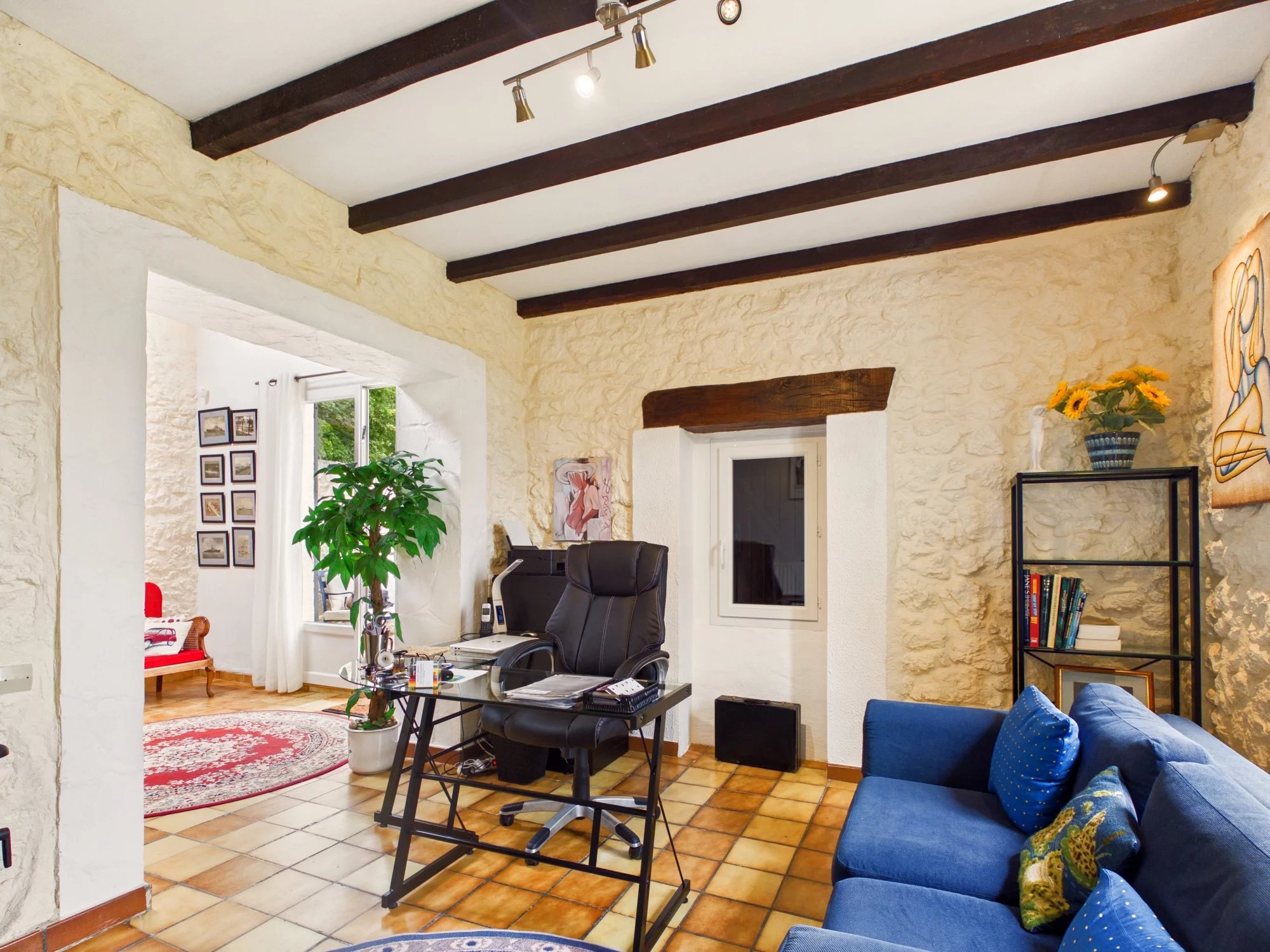 Secluded house and pool with far reaching views, Aquitaine – France – BVI85877