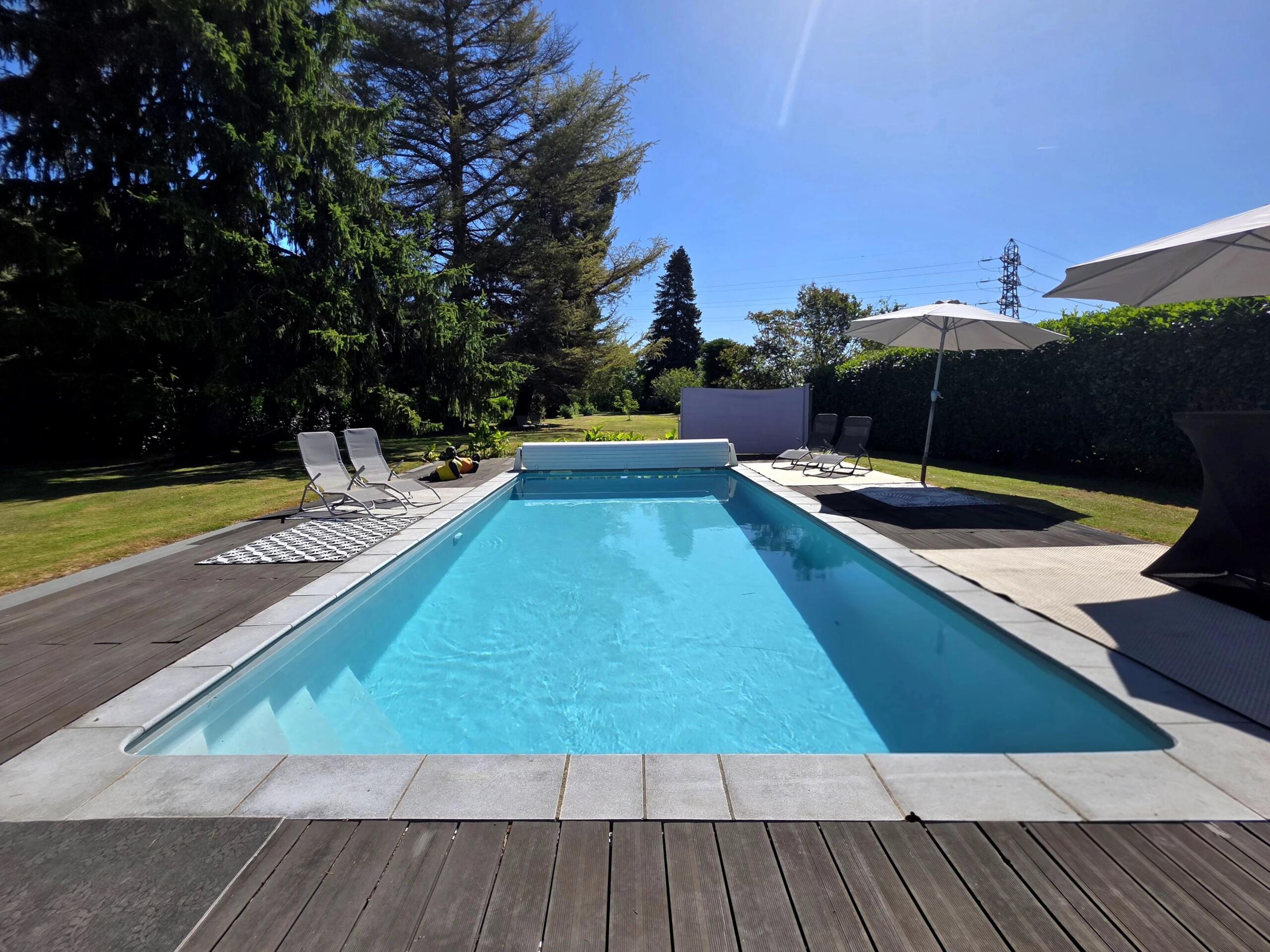 Stunning Renovated Villa with Guest Apartment and Pool, Aquitaine – France – BVI85238
