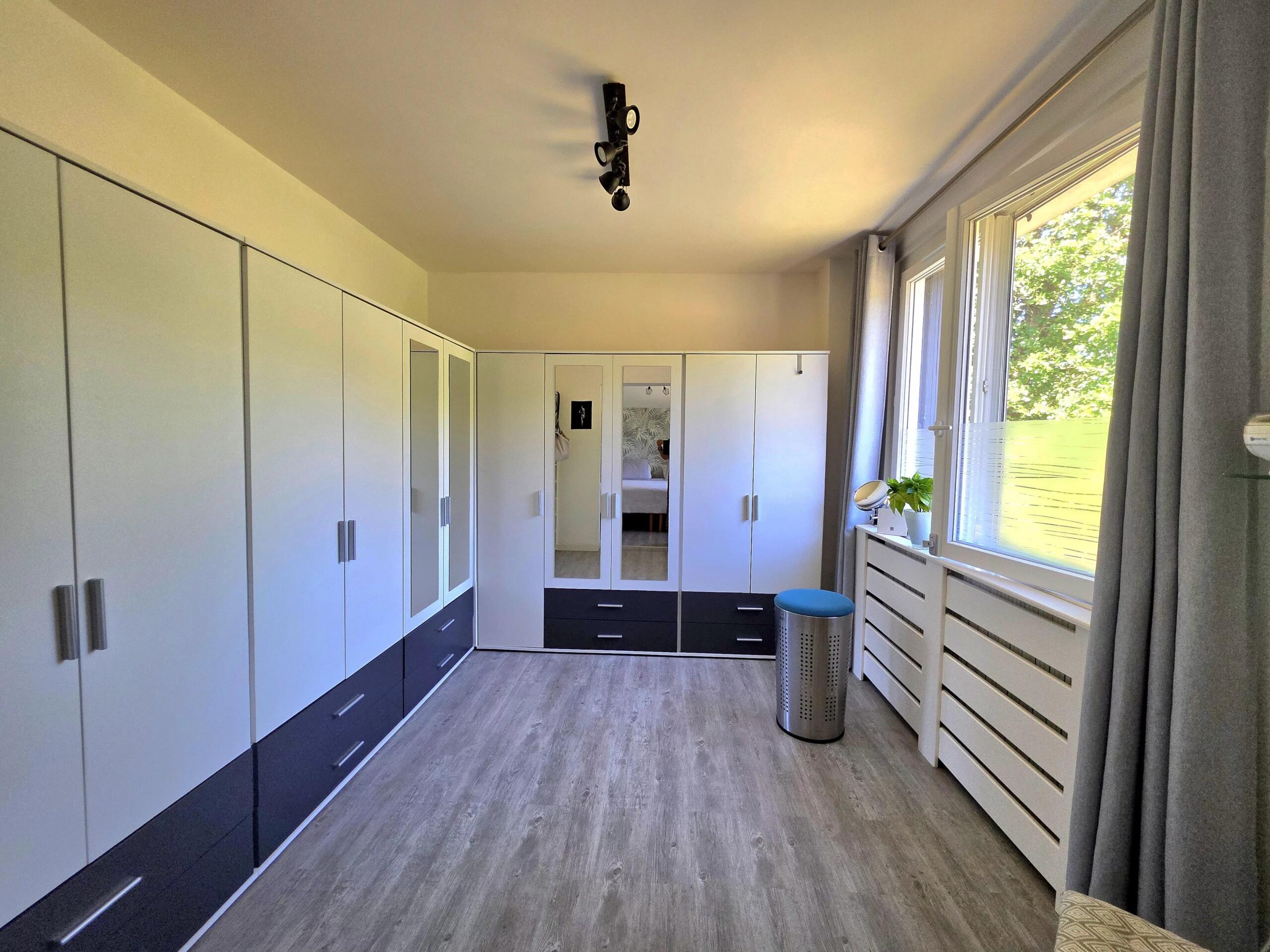 Stunning Renovated Villa with Guest Apartment and Pool, Aquitaine – France – BVI85238