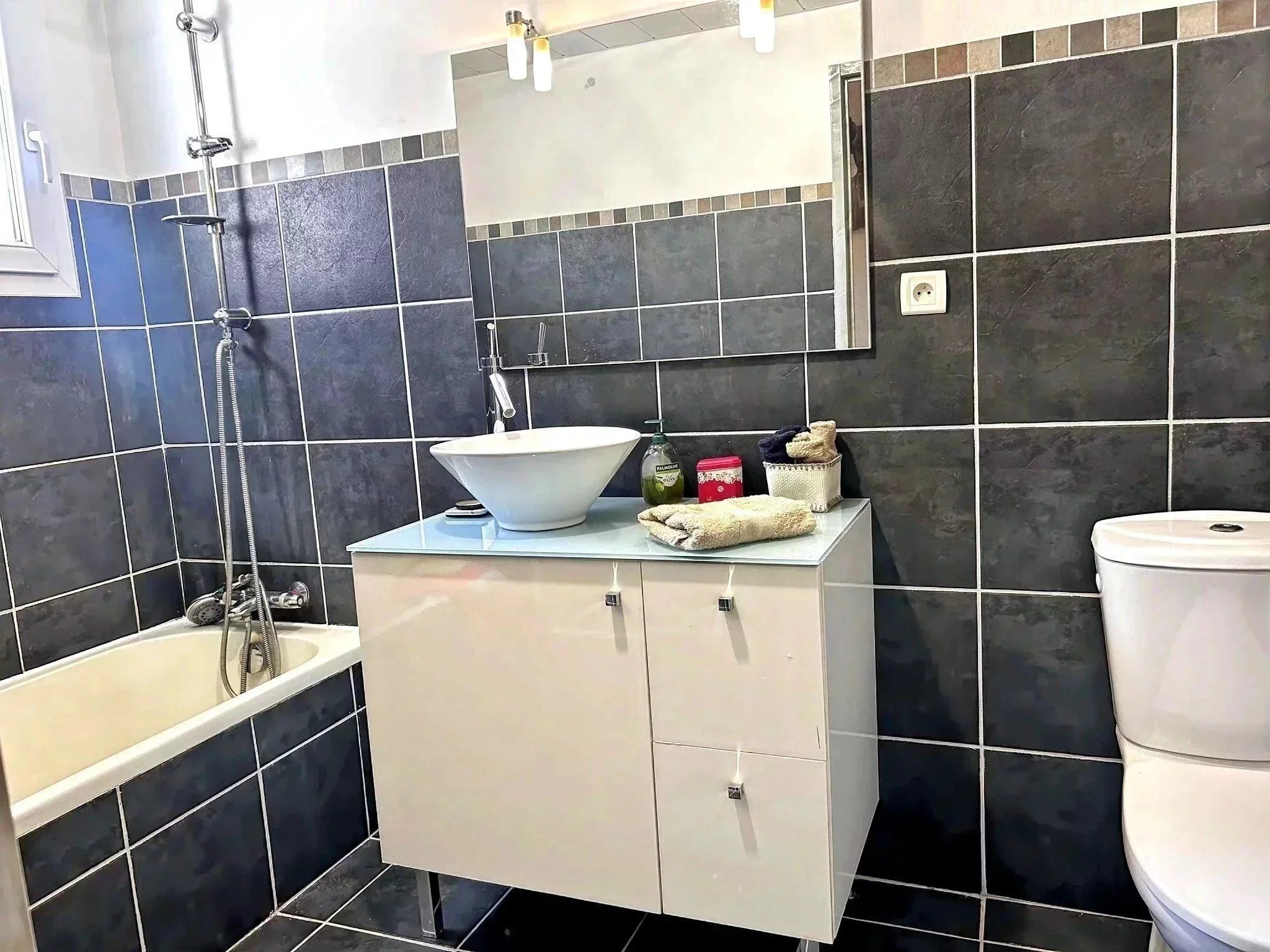 Charming Renovated Stone Cottage Just Minutes from Duras, Aquitaine – France – BVI83524