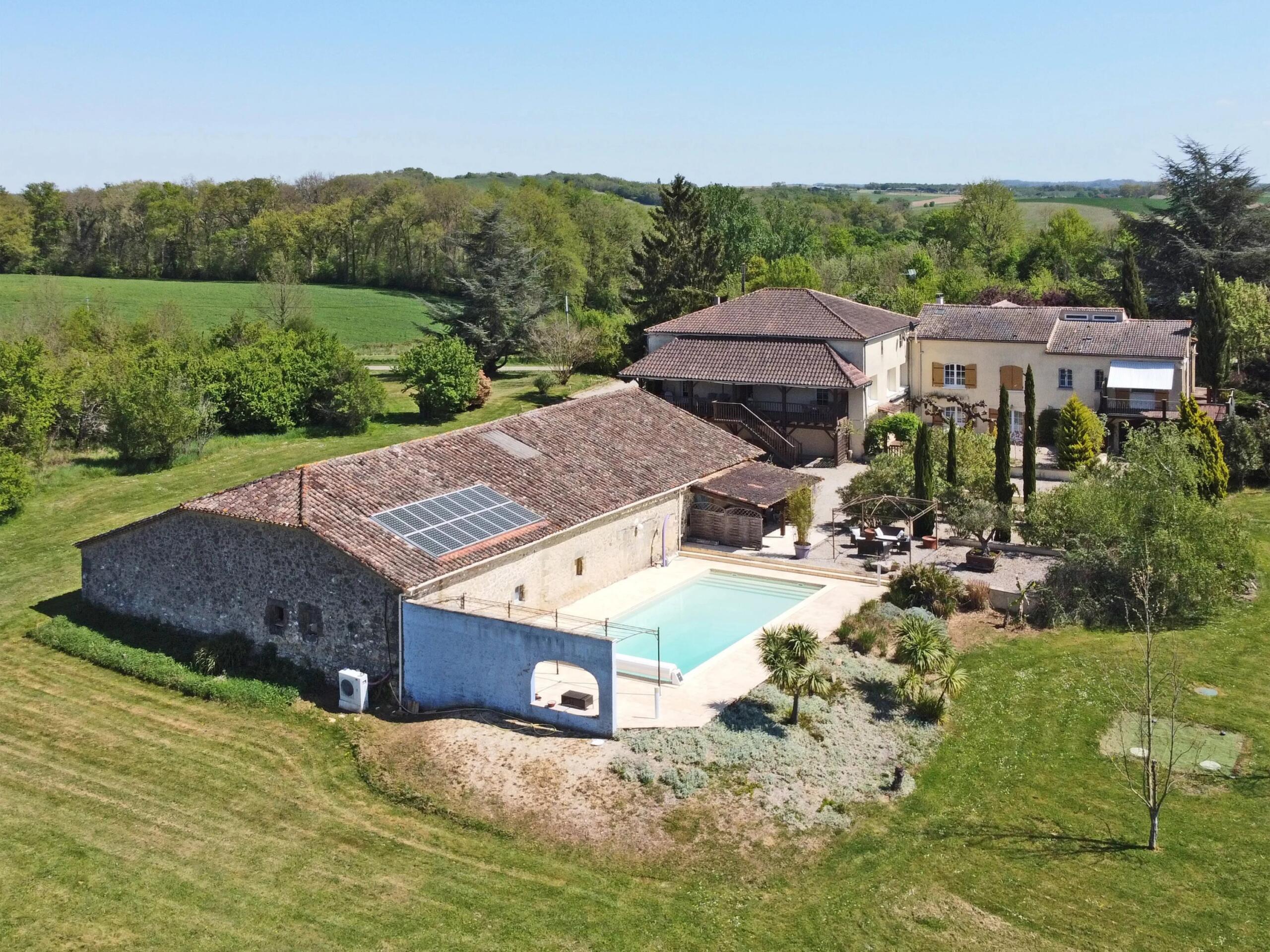 Charming Multi-Dwelling Estate with Swimming Pool and Income Potential in Southwest France, Aquitaine – France – BVI69333
