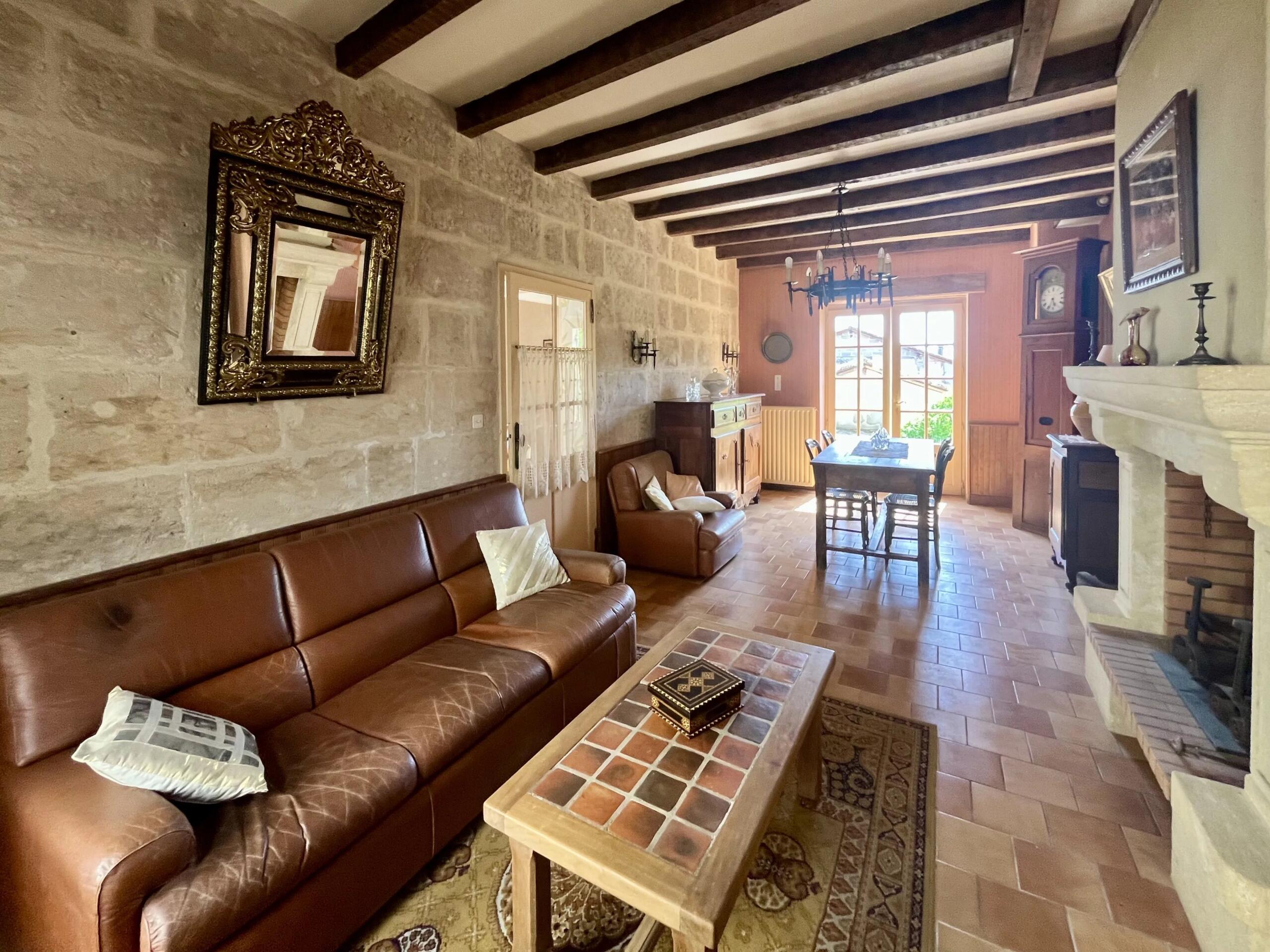 5 bedroom Village house with a large garden., Poitou-Charentes – France – BVI81561