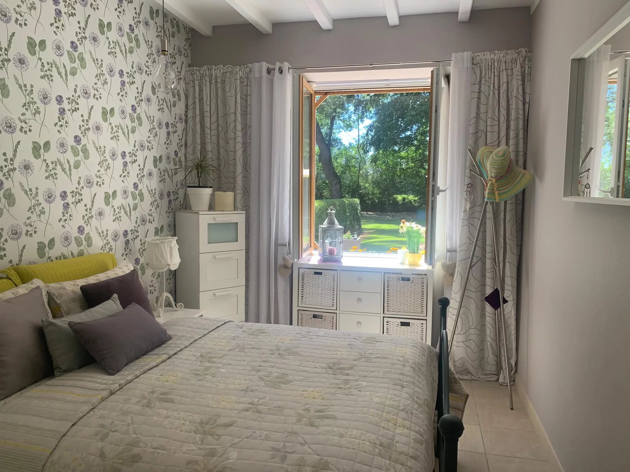 Perfectly presented riverside guest house, with character mill, in stunning location close to town, Poitou-Charentes – France – BVI85916