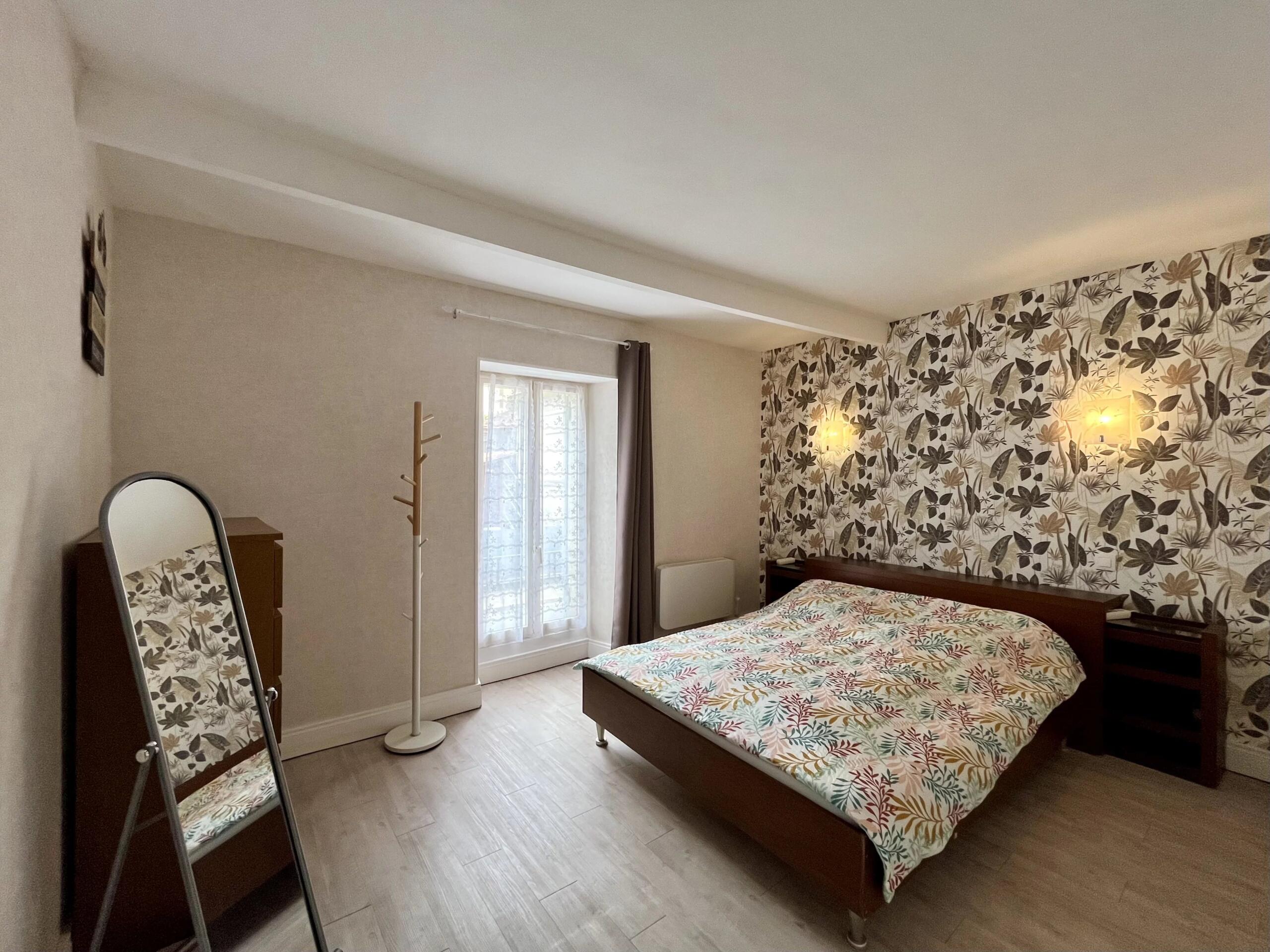 Excellent condition two bedroom house in Aubeterre-sur-Dronne, Champagne-Ardenne – France – BVI85885