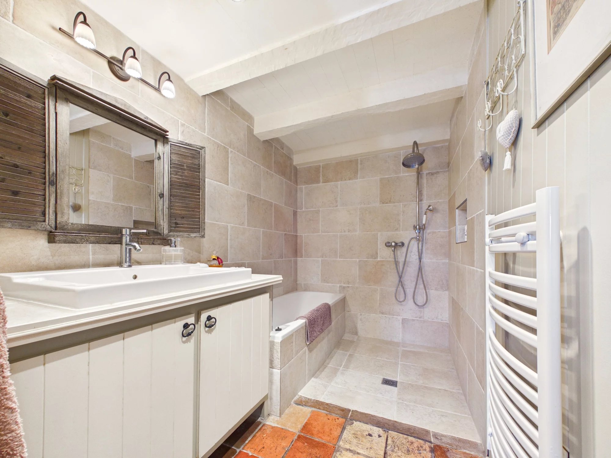 Charming Character Property with Guest Annex, Swimming Pool and Beautiful Landscaped Gardens, Aquitaine – France – BVI85814
