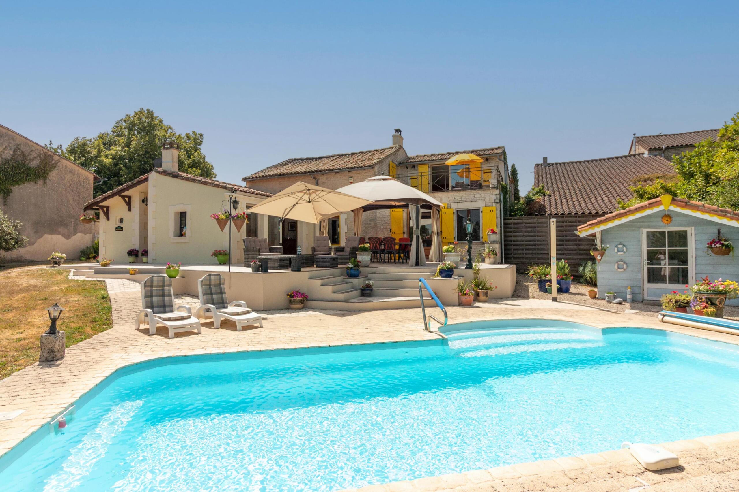Lovely views from this charming house, Poitou-Charentes – France – BVI85904