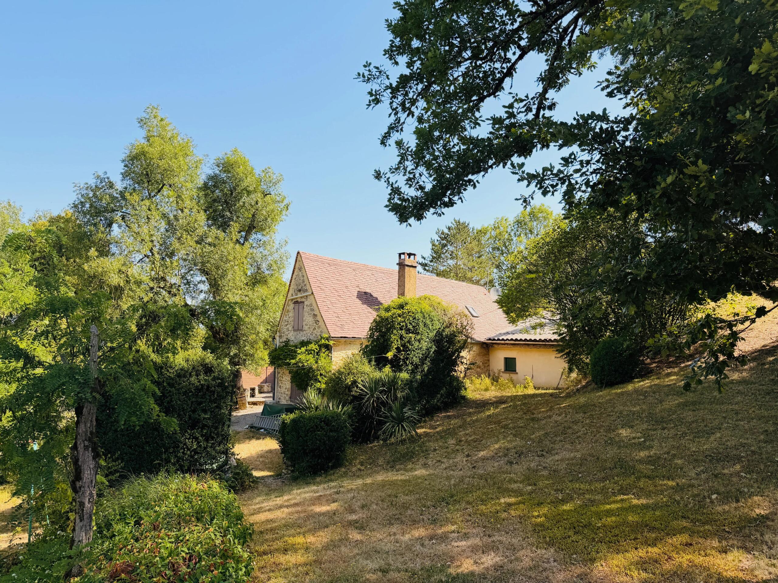 French country house with guest house, pool and private gardens near Gourdon, Midi-Pyrénées – France – BVI83274
