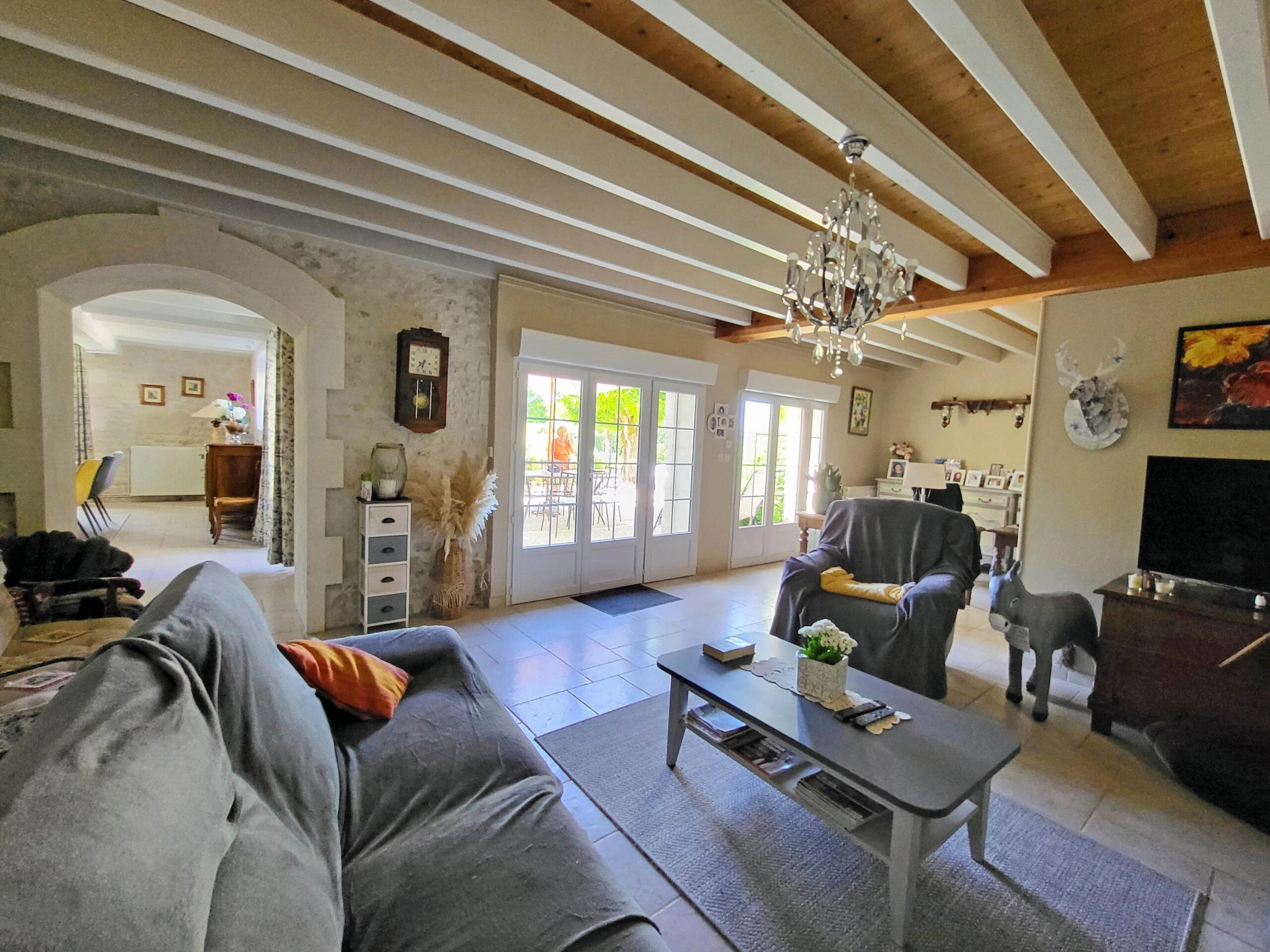 Very pretty stone, 4-bedroom, family home, with pool and large, secure barn., Aquitaine – France – BVI85412