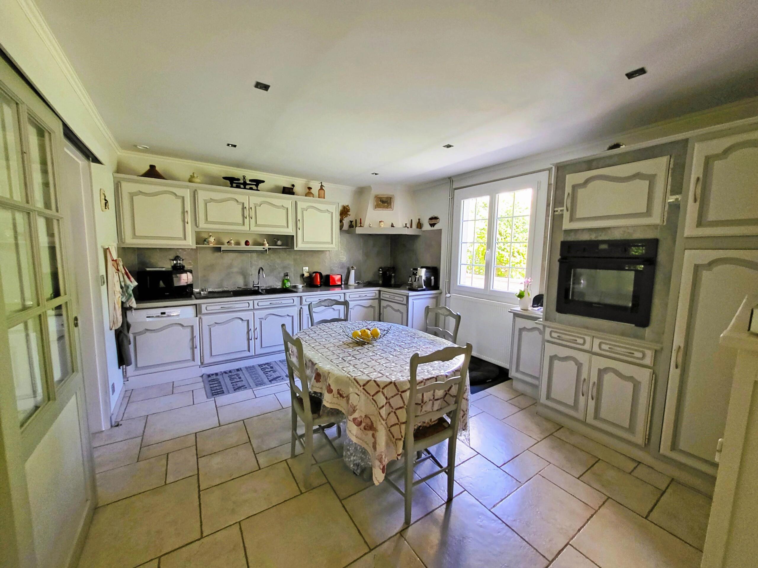 Very pretty stone, 4-bedroom, family home, with pool and large, secure barn., Aquitaine – France – BVI85412