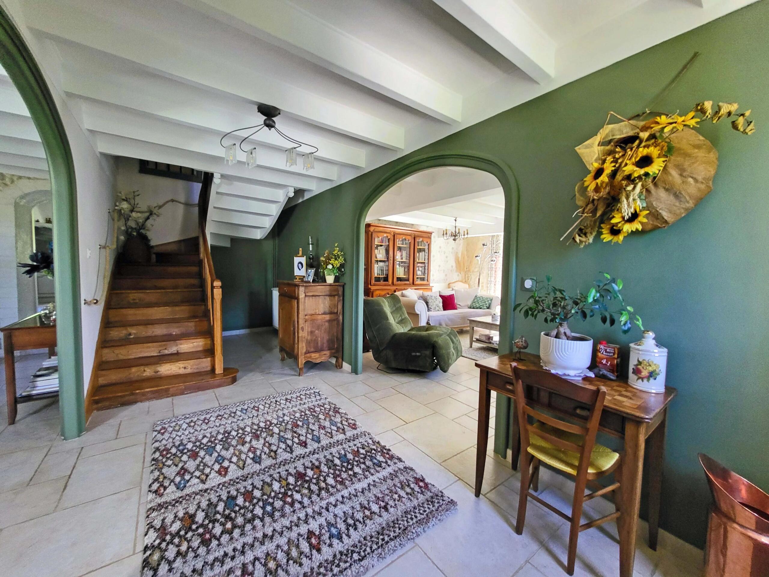 Very pretty stone, 4-bedroom, family home, with pool and large, secure barn., Aquitaine – France – BVI85412