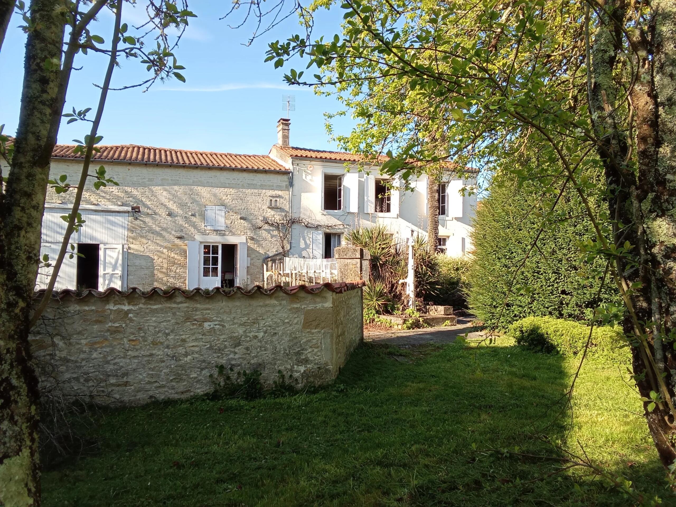 Charming character home – South-facing, Poitou-Charentes – France – BVI83398