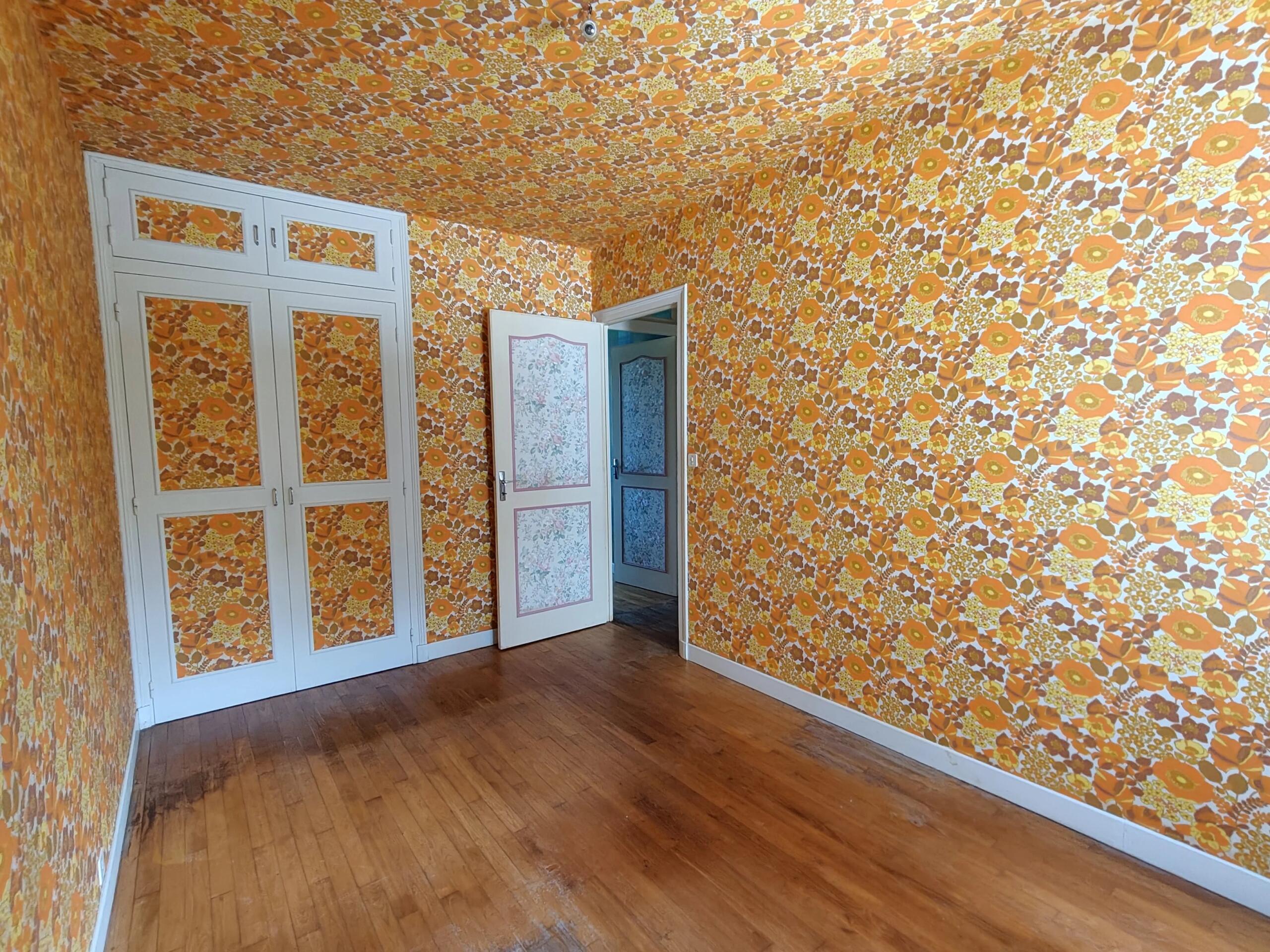 4-Bedroom Home Just Steps from Shops and Schools, Aquitaine – France – BVI86036