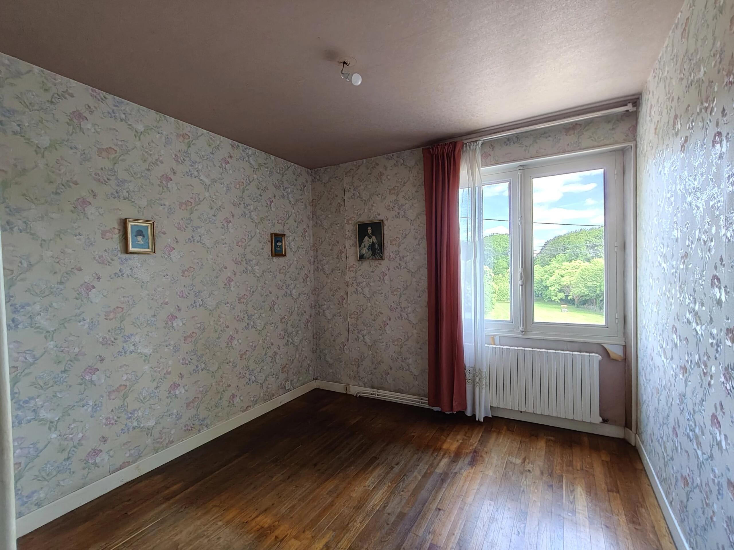 4-Bedroom Home Just Steps from Shops and Schools, Aquitaine – France – BVI86036