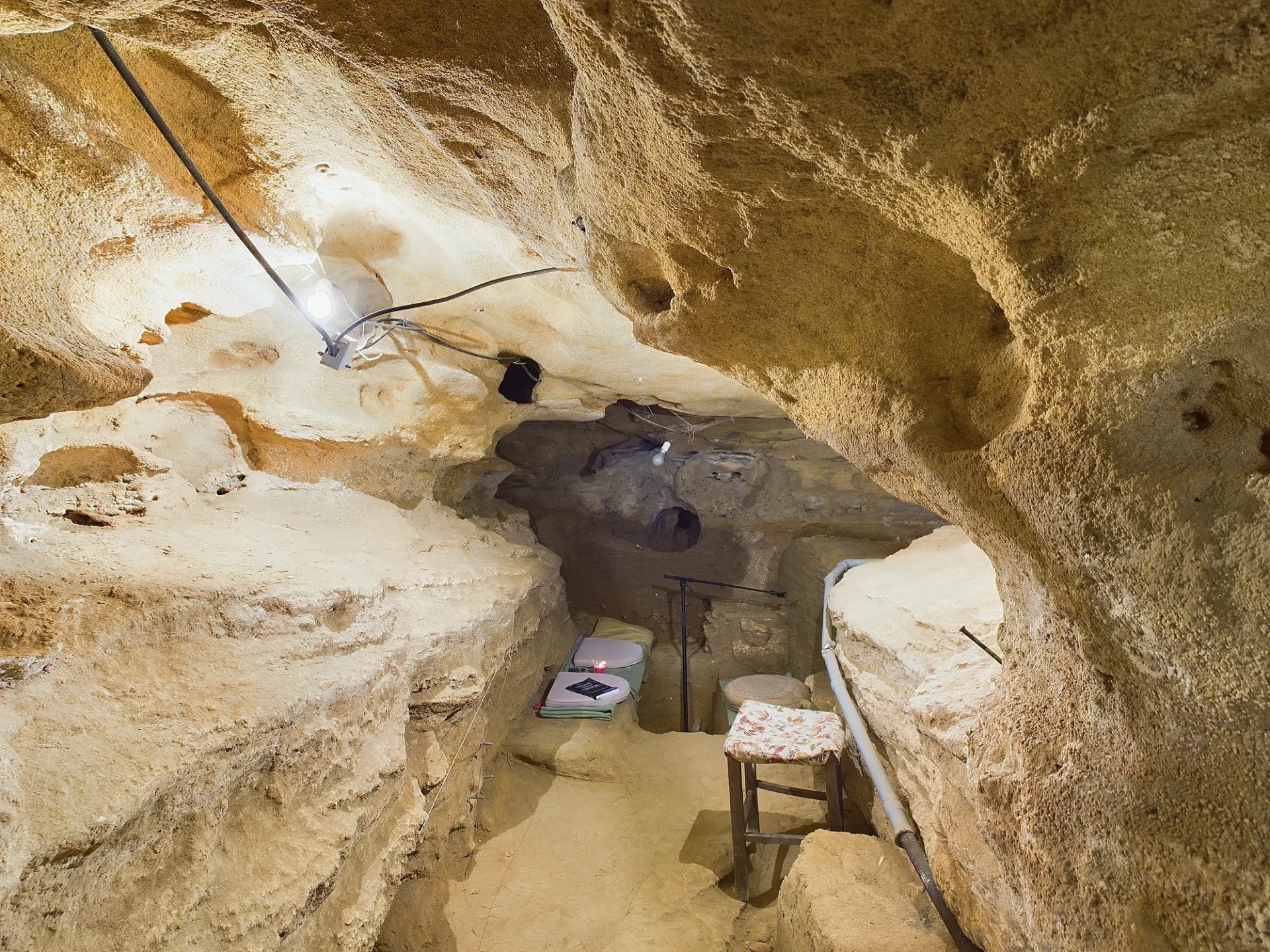 Exceptional Semi- Troglodyte House Property with Private Cave and Dordogne views., Aquitaine – France – BVI76815