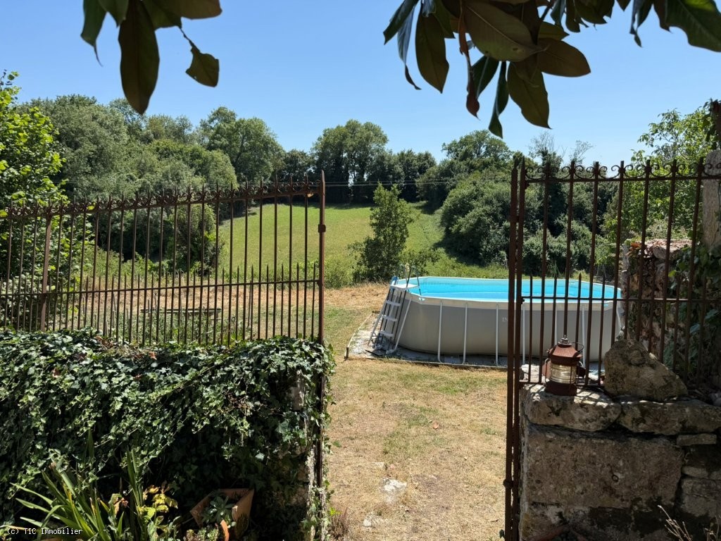 4 bedroom House in Ruffec, France – r7517