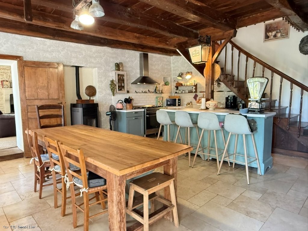 4 bedroom House in Ruffec, France – r7517