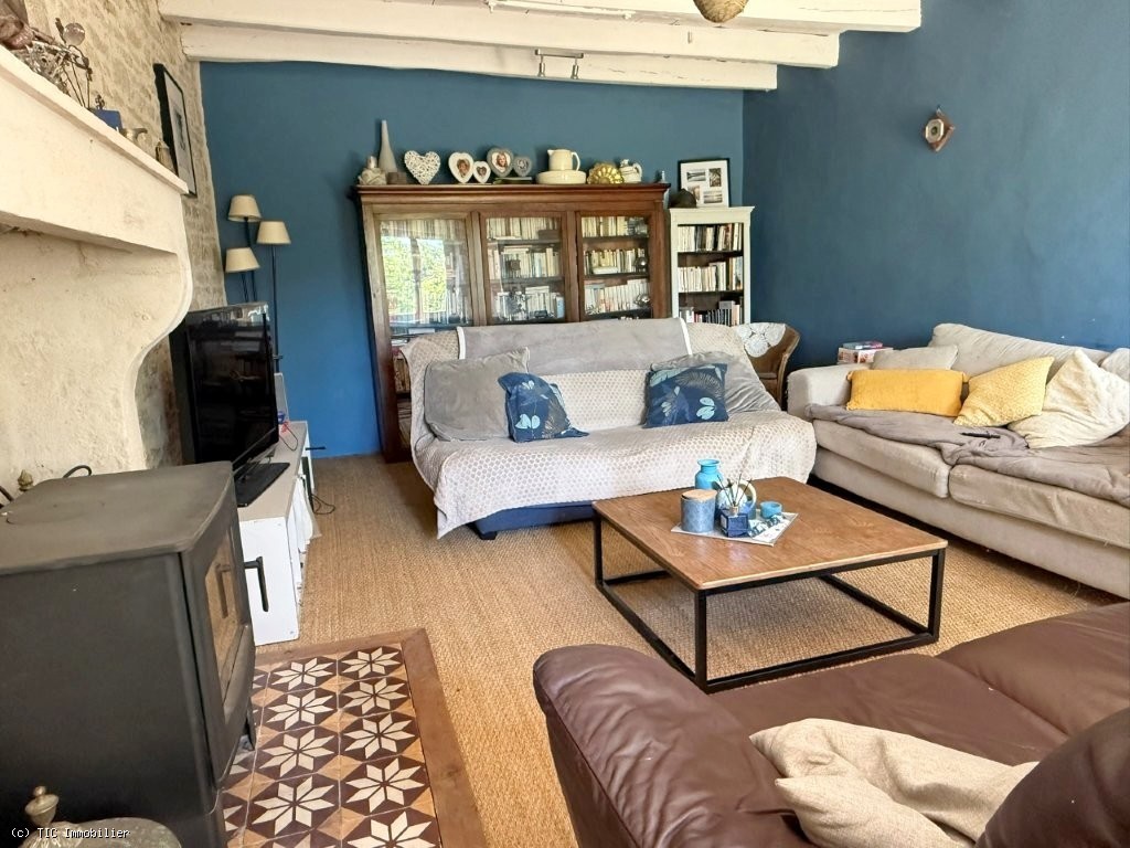 4 bedroom House in Ruffec, France – r7517