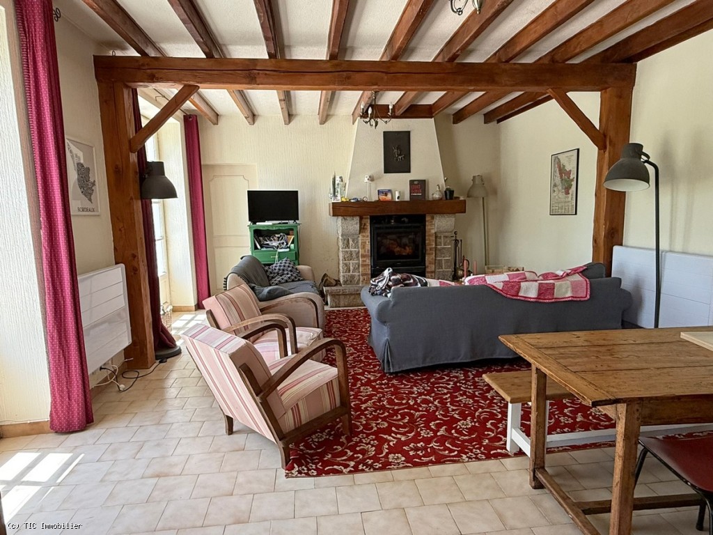 5 bedroom House in Nanteuil-En-Vallee, Nanteuil-En-Vallée, France – r7508