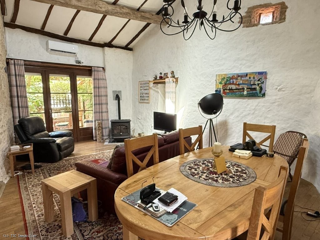2 bedroom House in Nanteuil-En-Vallee, Nanteuil-En-Vallée, France – r7507